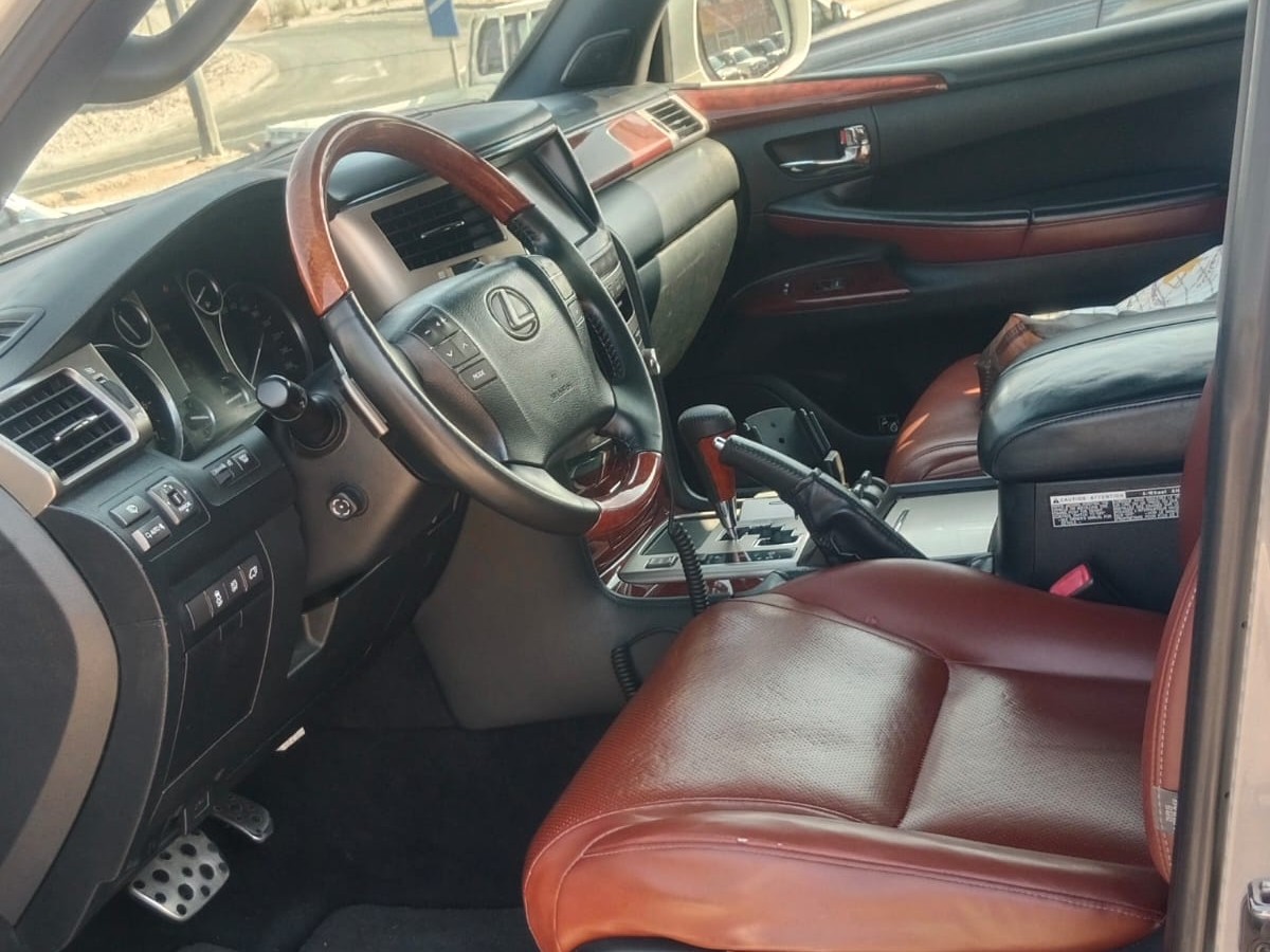 Lexus LX 570 2014 - Image 4
