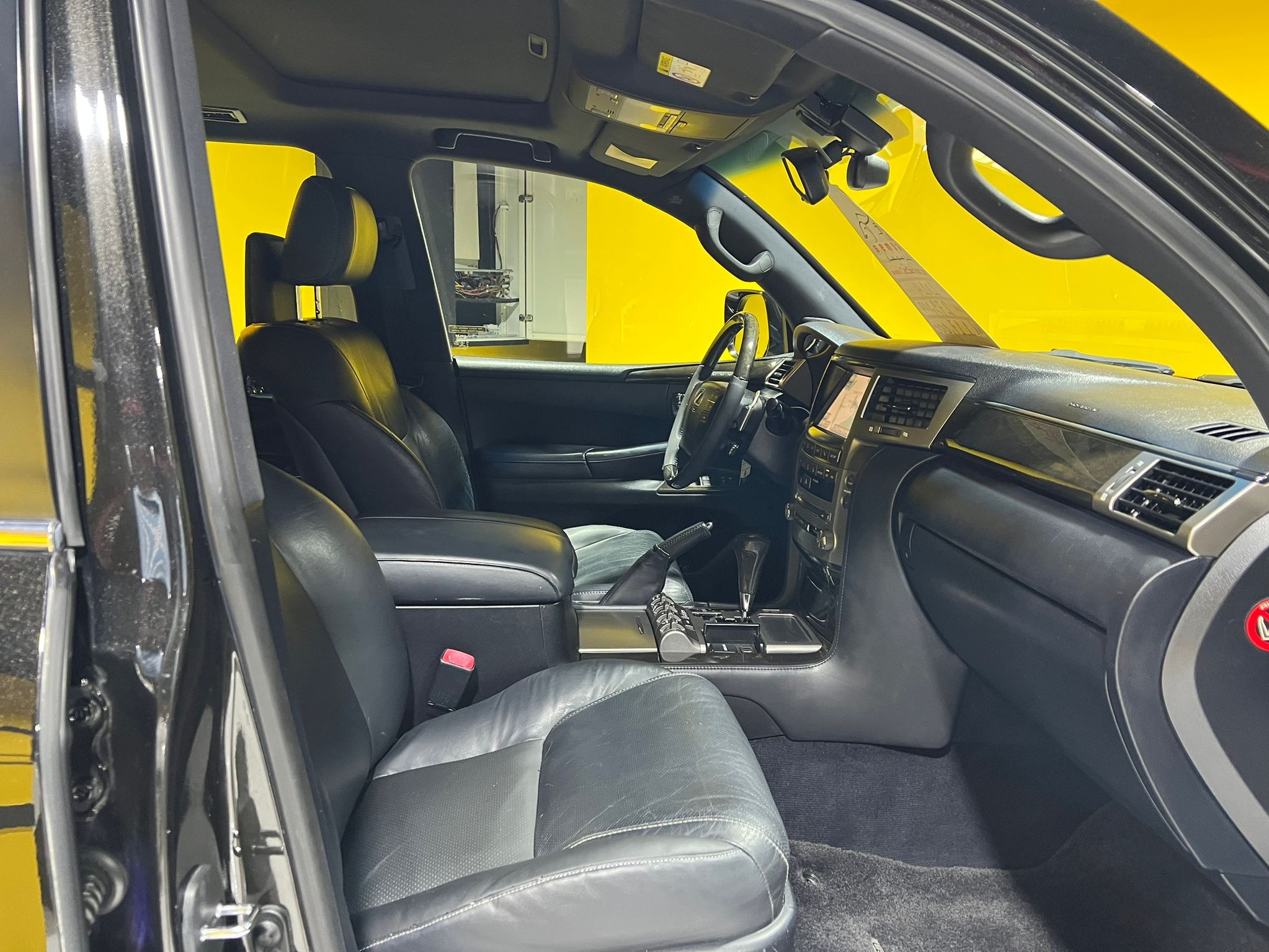 Lexus LX 570 2014 - Image 3