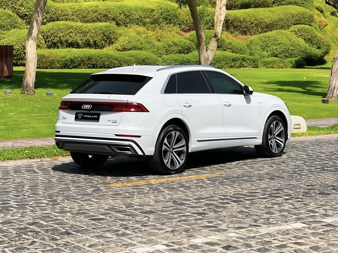 Audi Q8 - Image 2