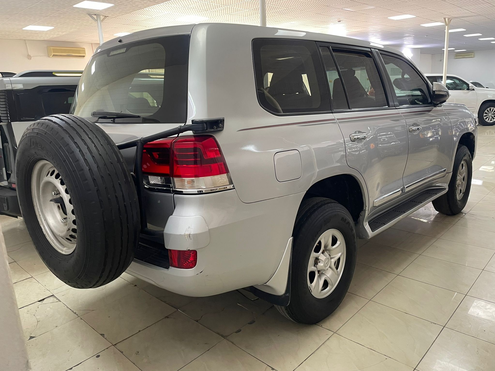 Toyota Land Cruiser GX.R 2019 - Image 4