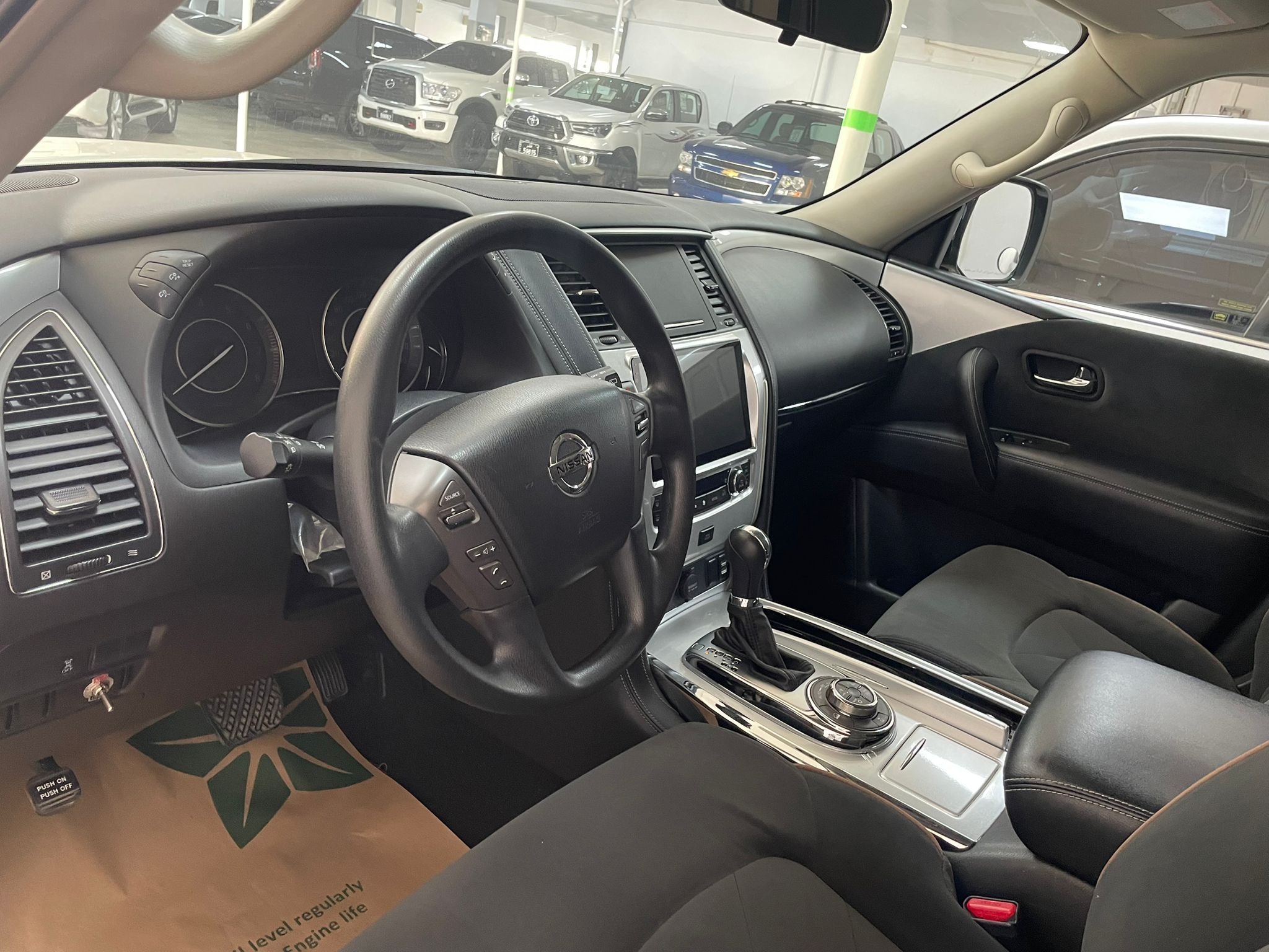 Lexus LX 570 2011 - Image 2