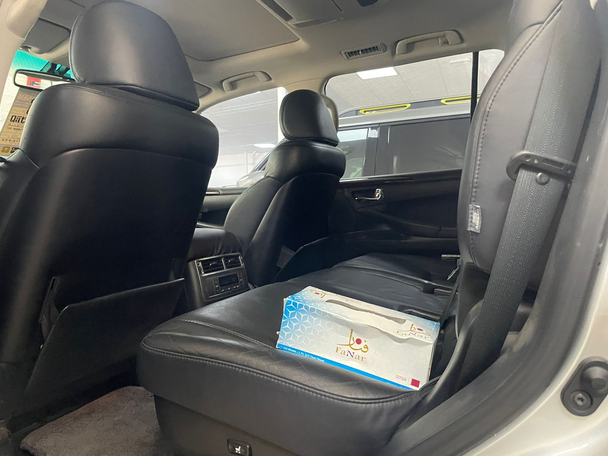 Lexus LX 570 2011 - Image 3