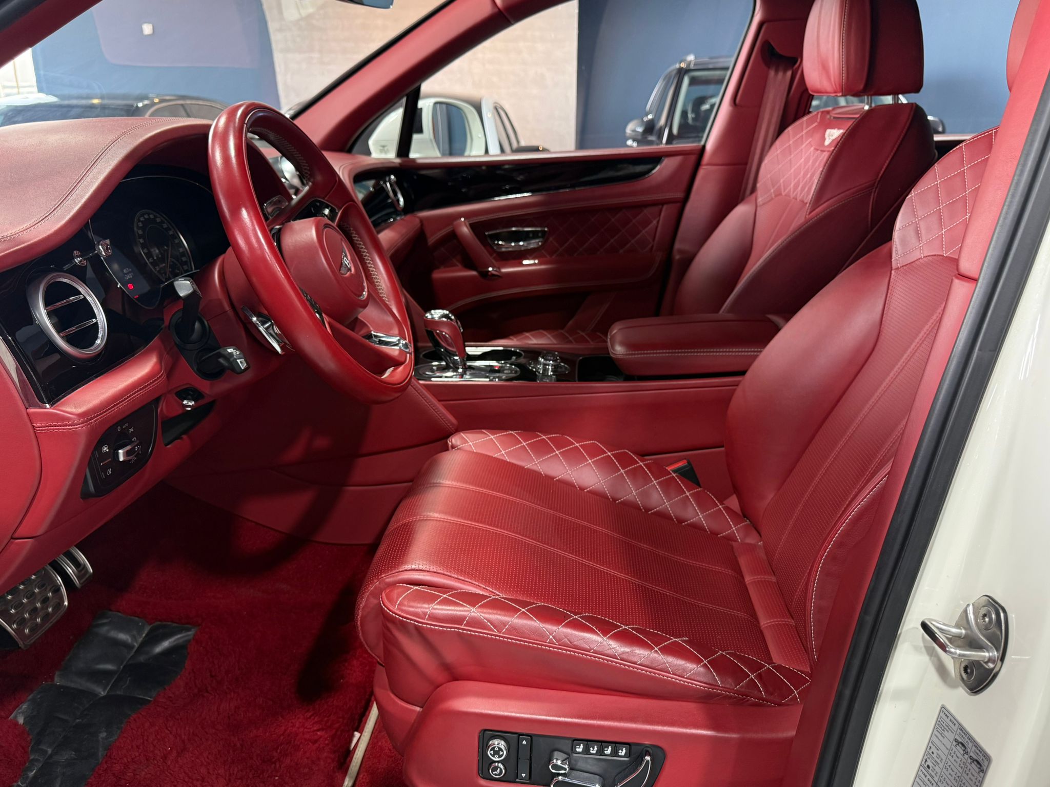 Bentley Bentayga 2018 - Image 2