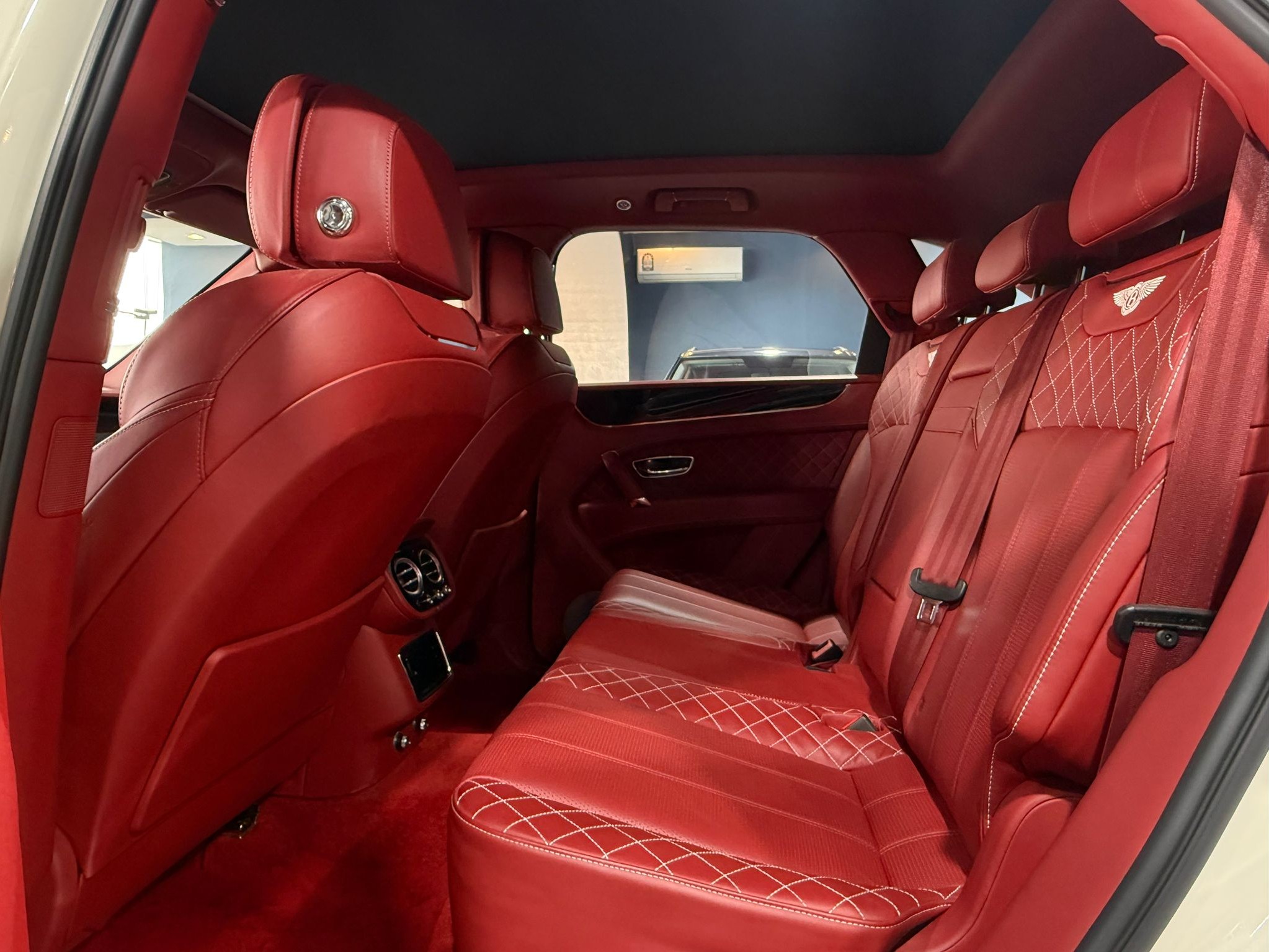 Bentley Bentayga 2018 - Image 4