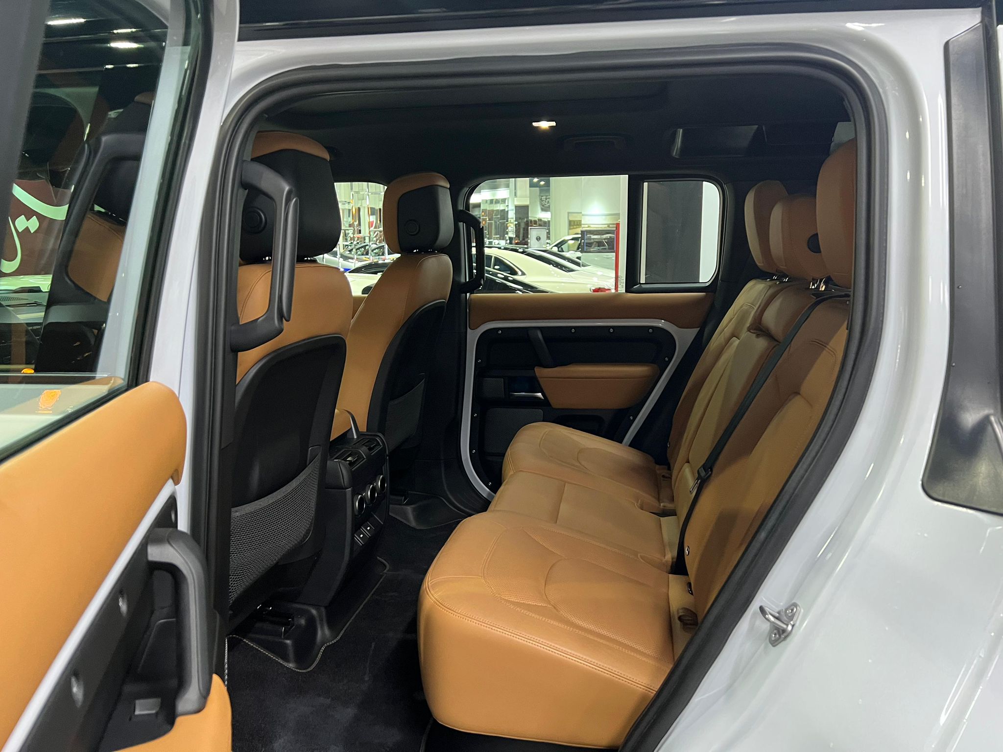 Land Rover Defender 110 2023 - Image 4