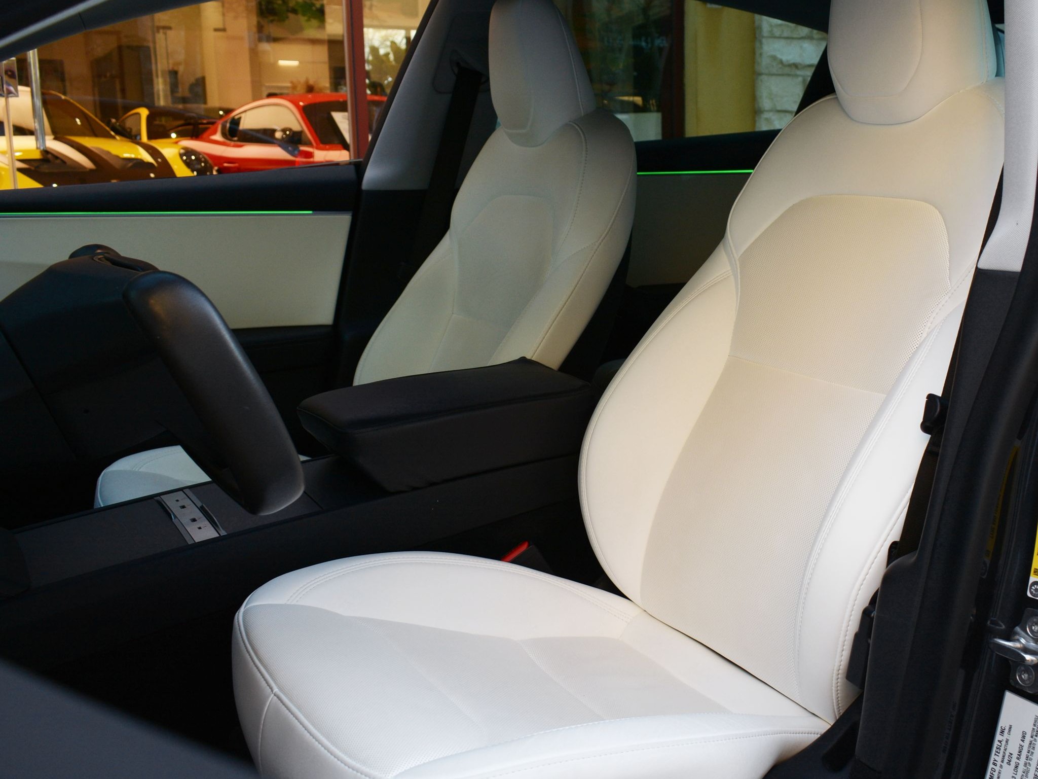 Tesla Model 3  Long Range 2024 - Image 3