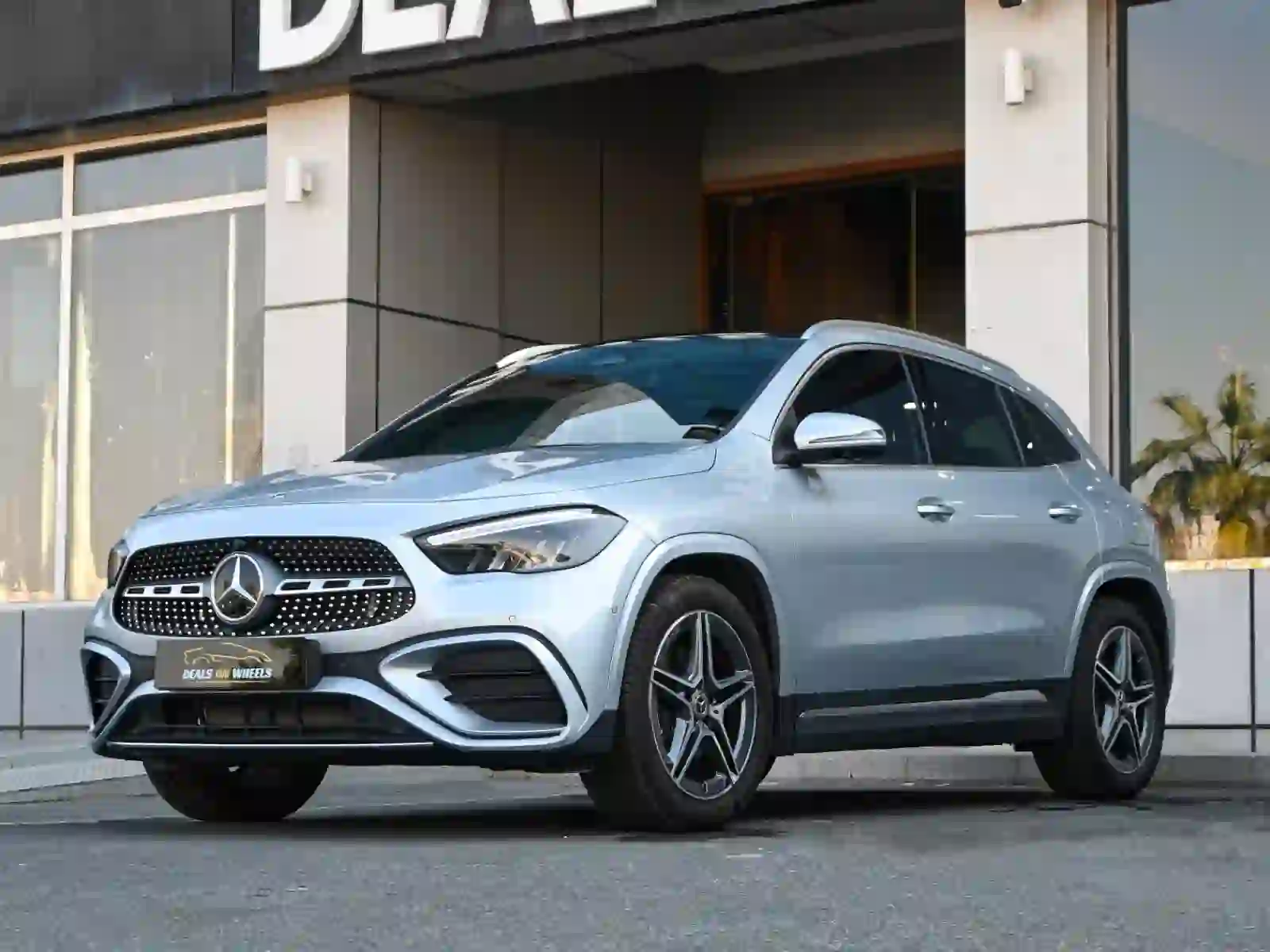 Mercedes-Benz GLA  200 AMG 2025 - Image 2