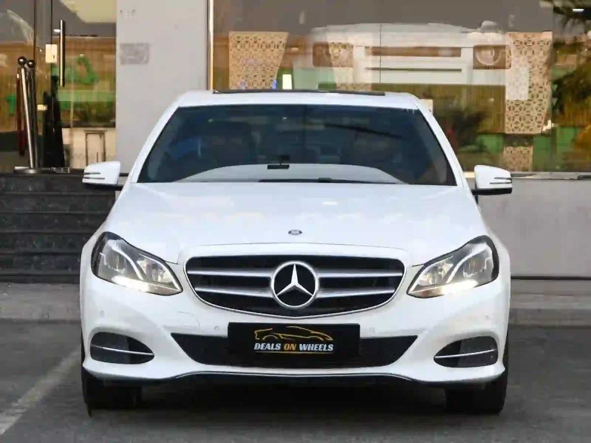 Mercedes-Benz E-Class Sedan 200 2015