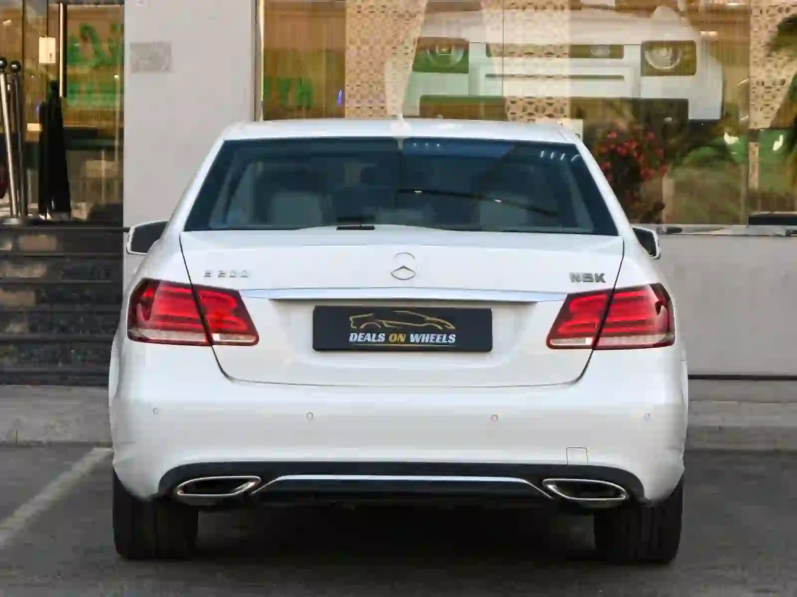 Mercedes-Benz E-Class Sedan 200 2015 - Image 4