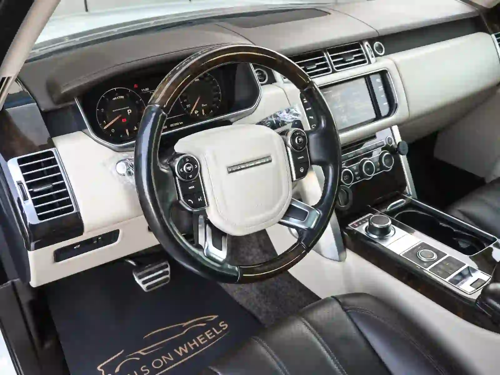 Land Rover Range Rover Vogue SE SuperCharged 2014 - Image 3