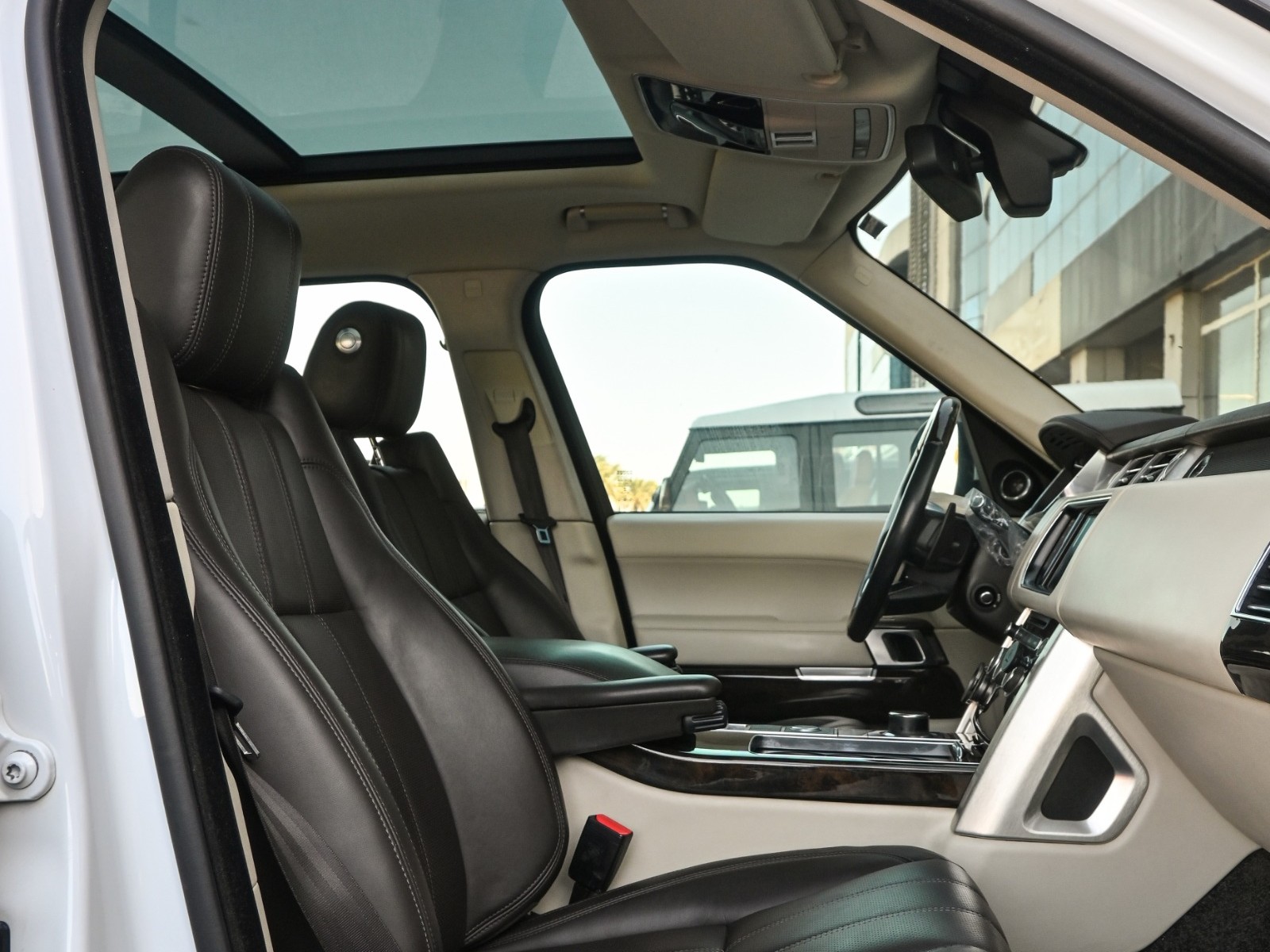 Land Rover Range Rover Vogue SE SuperCharged 2014 - Image 4