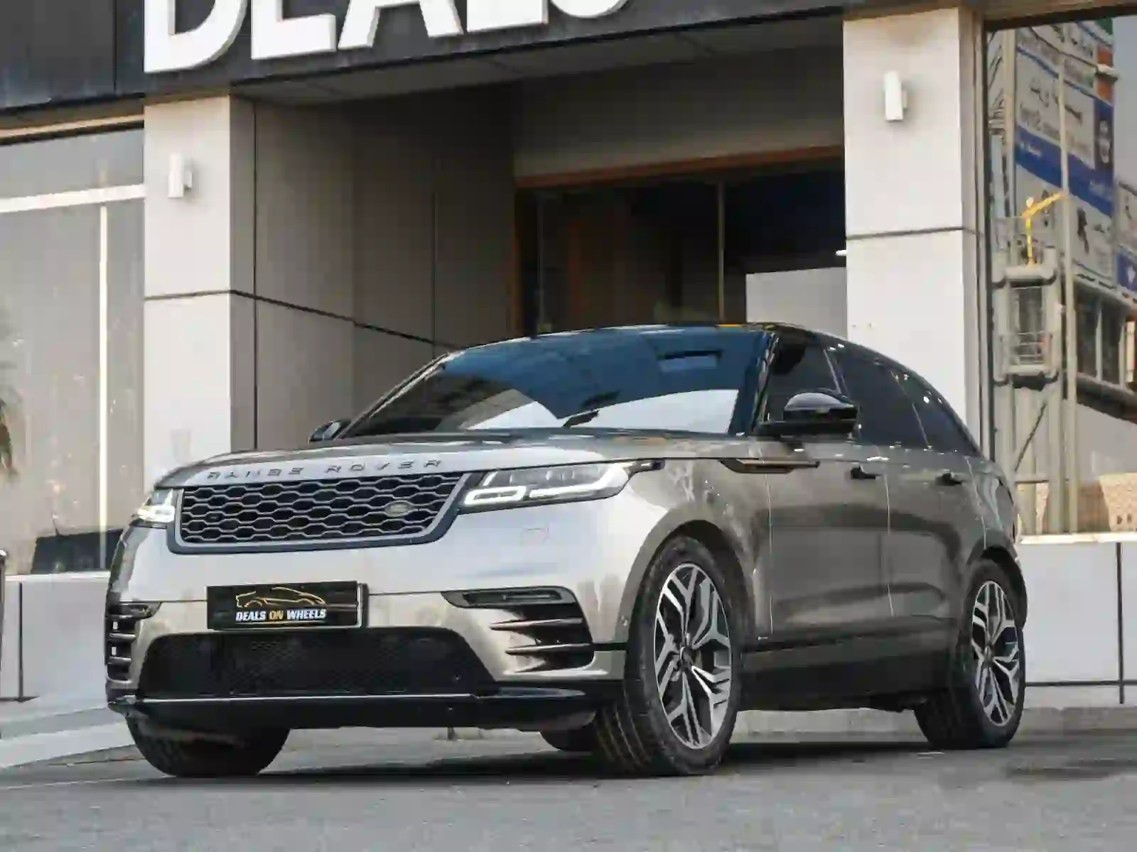 Land Rover Range Rover Velar R-Dynamic 2018 - Image 2