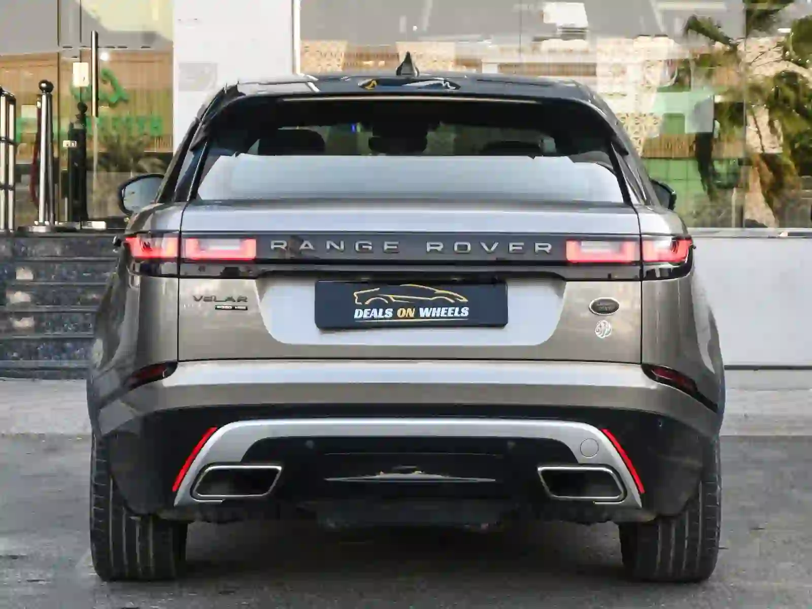 Land Rover Range Rover Velar R-Dynamic 2018 - Image 3