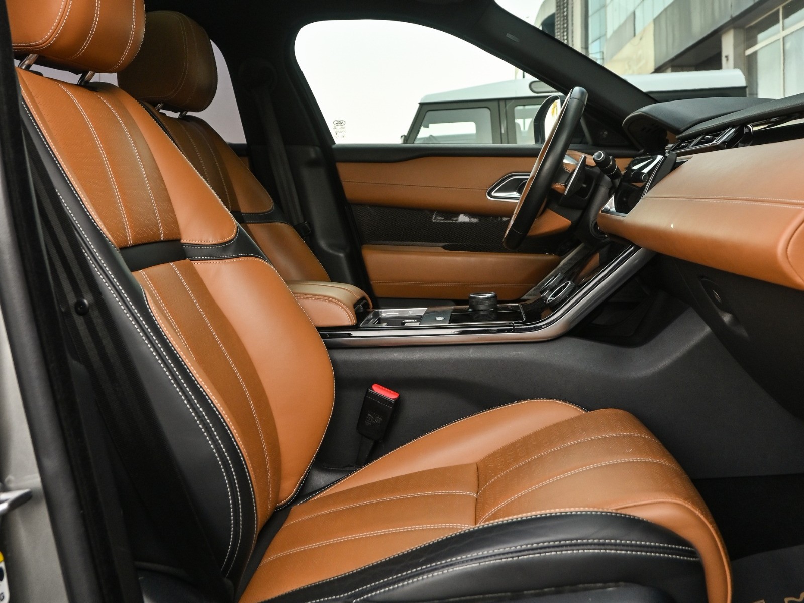 Land Rover Range Rover Velar R-Dynamic 2018 - Image 4