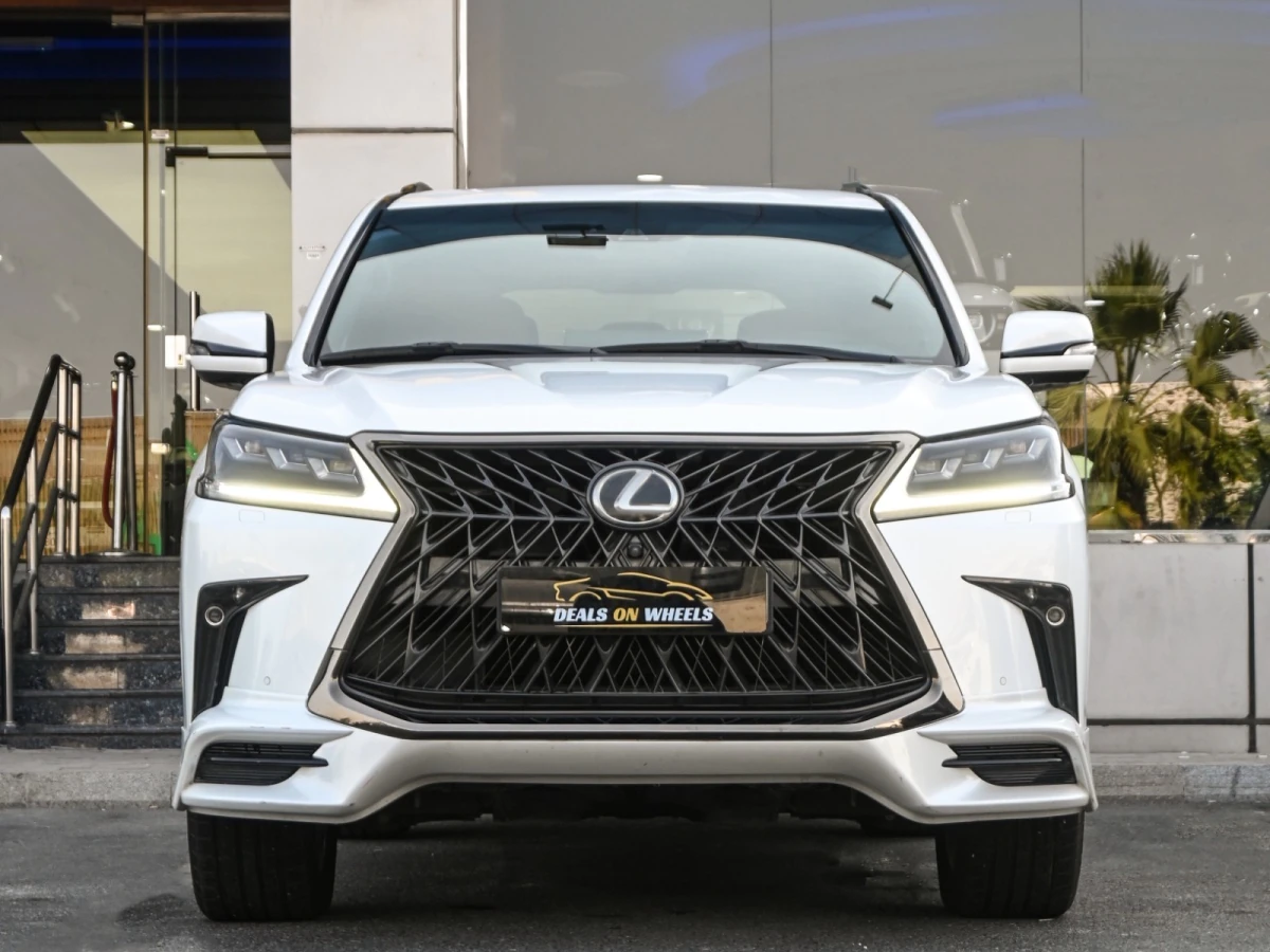 Lexus LX 570 S Black Edition 2020