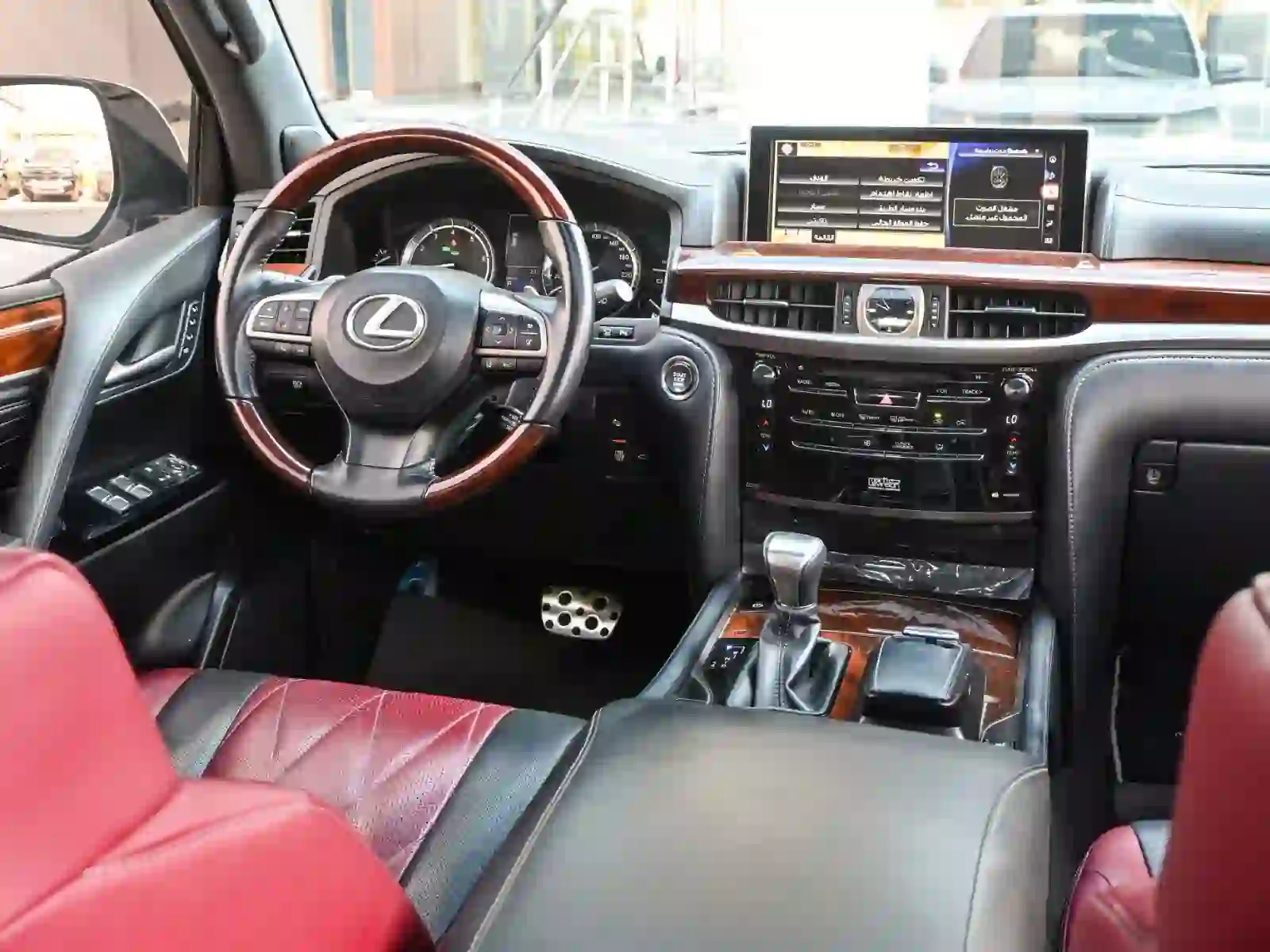 Lexus LX 570 S Black Edition 2020 - Image 4