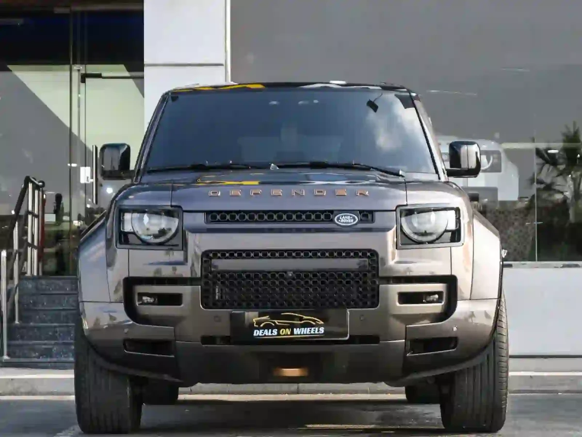 Land Rover Defender OCTA 2025