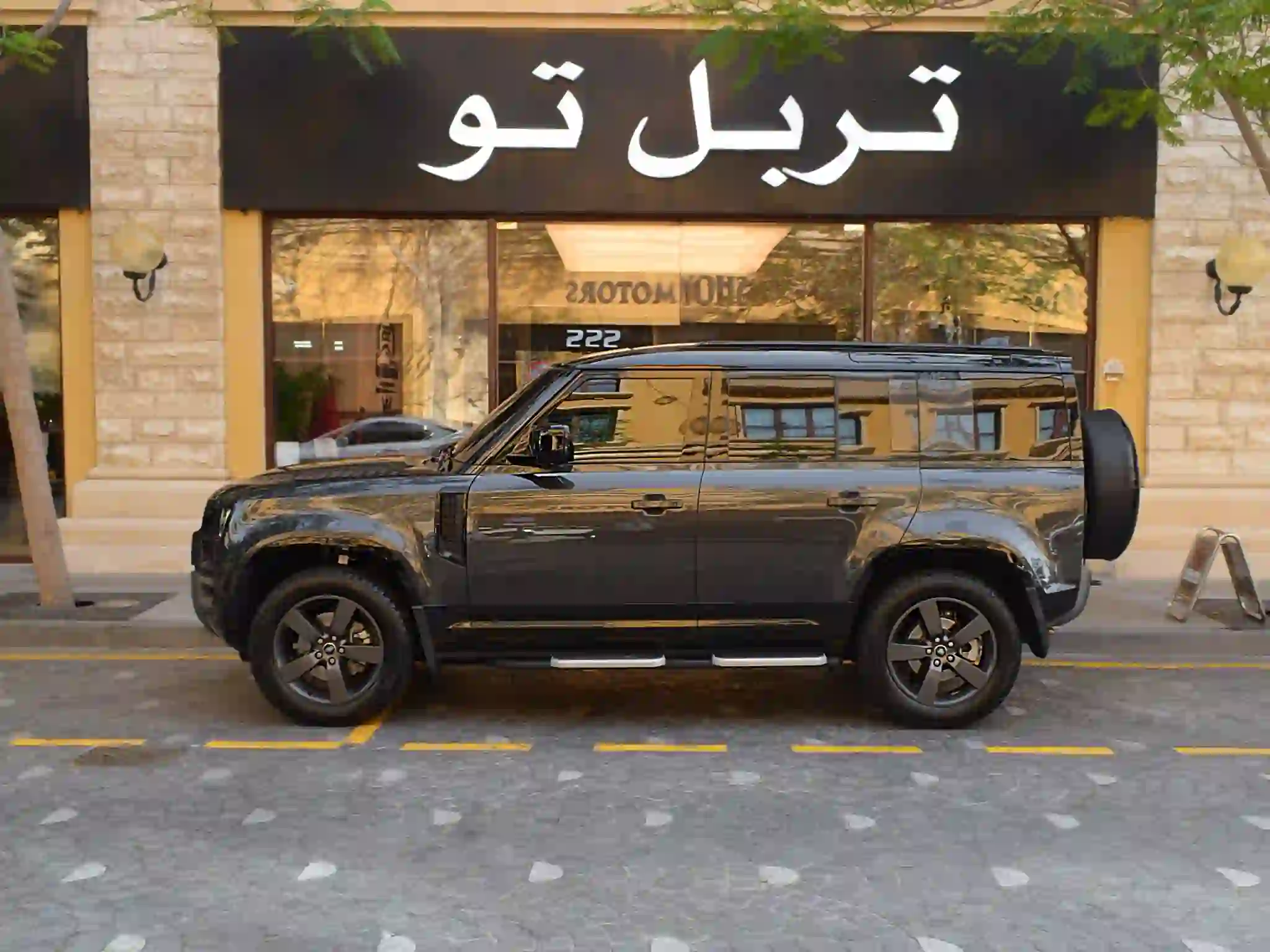 لاند روفر Defender 110 2025 - Image 4