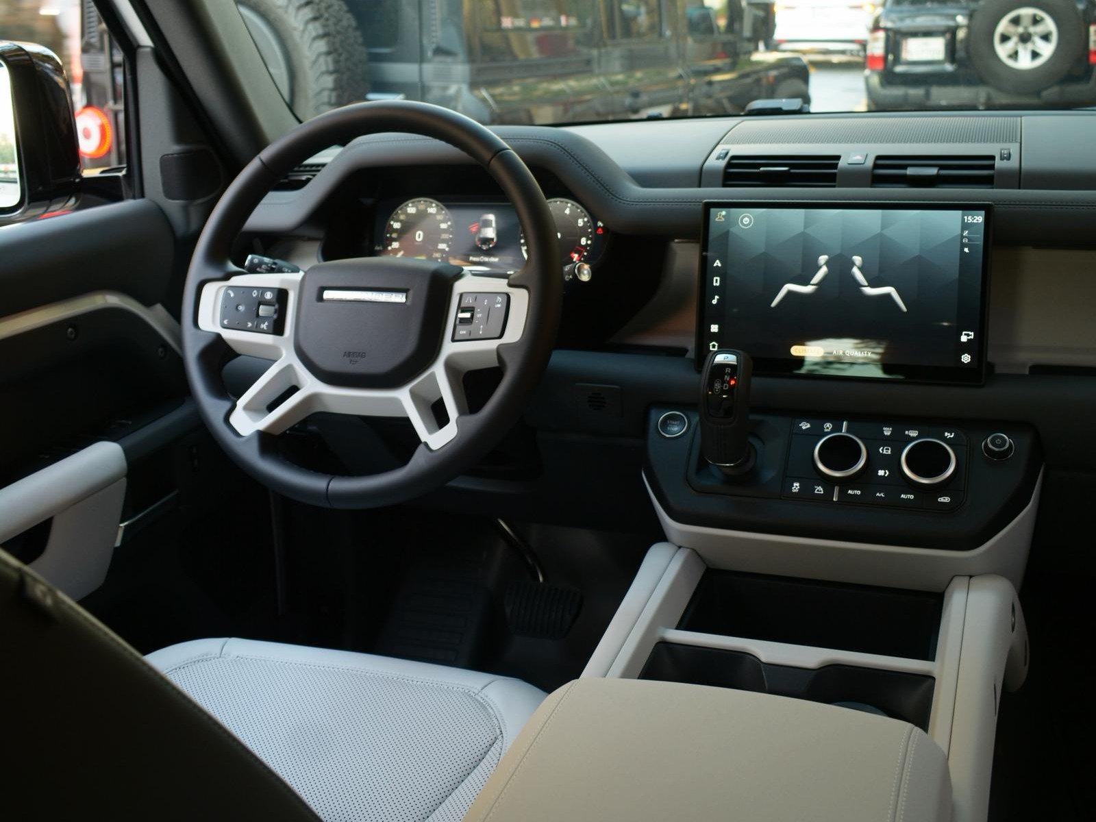 Land Rover Defender 110 2025 - Image 2