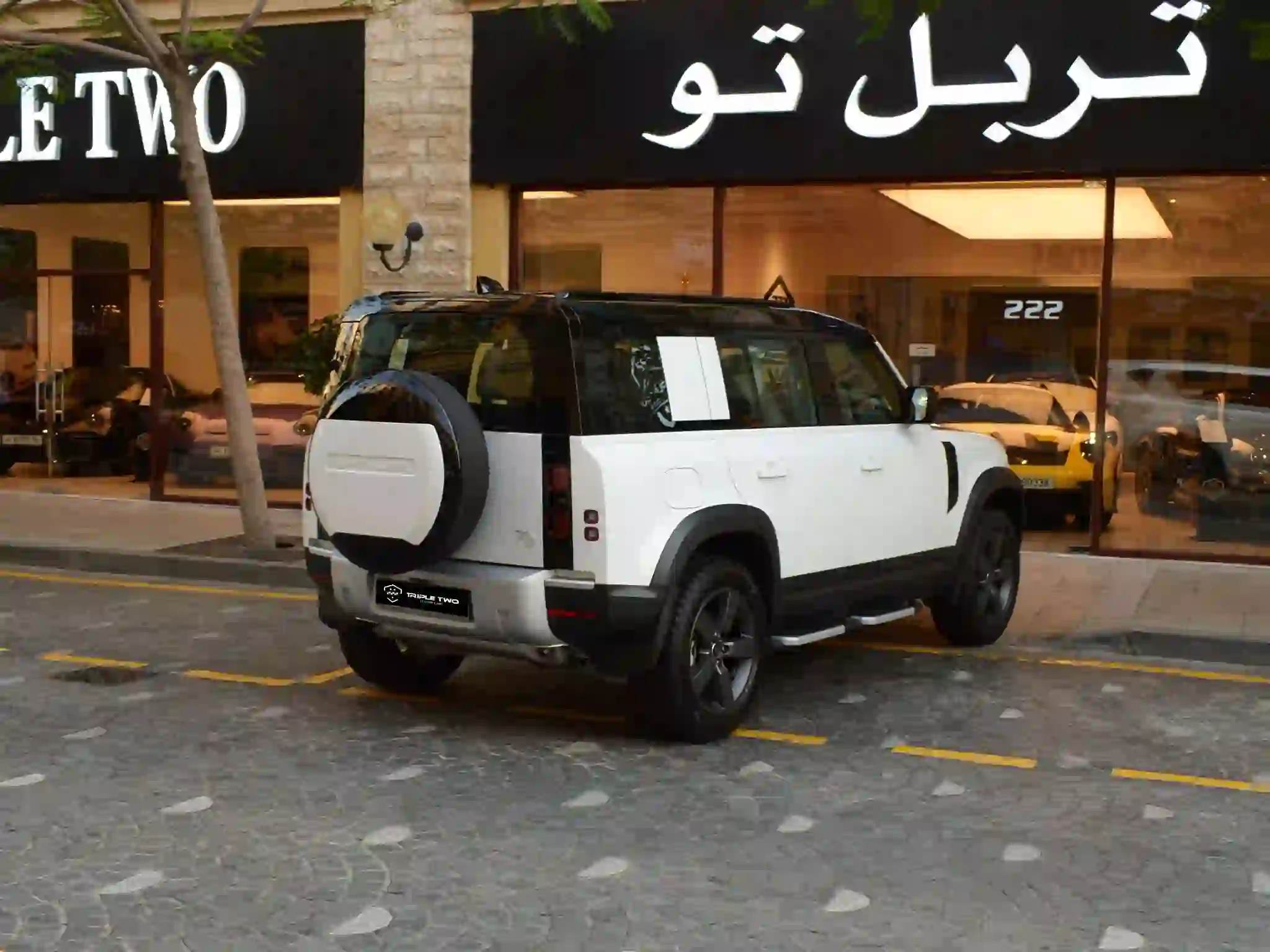 Land Rover Defender 110 2025 - Image 3