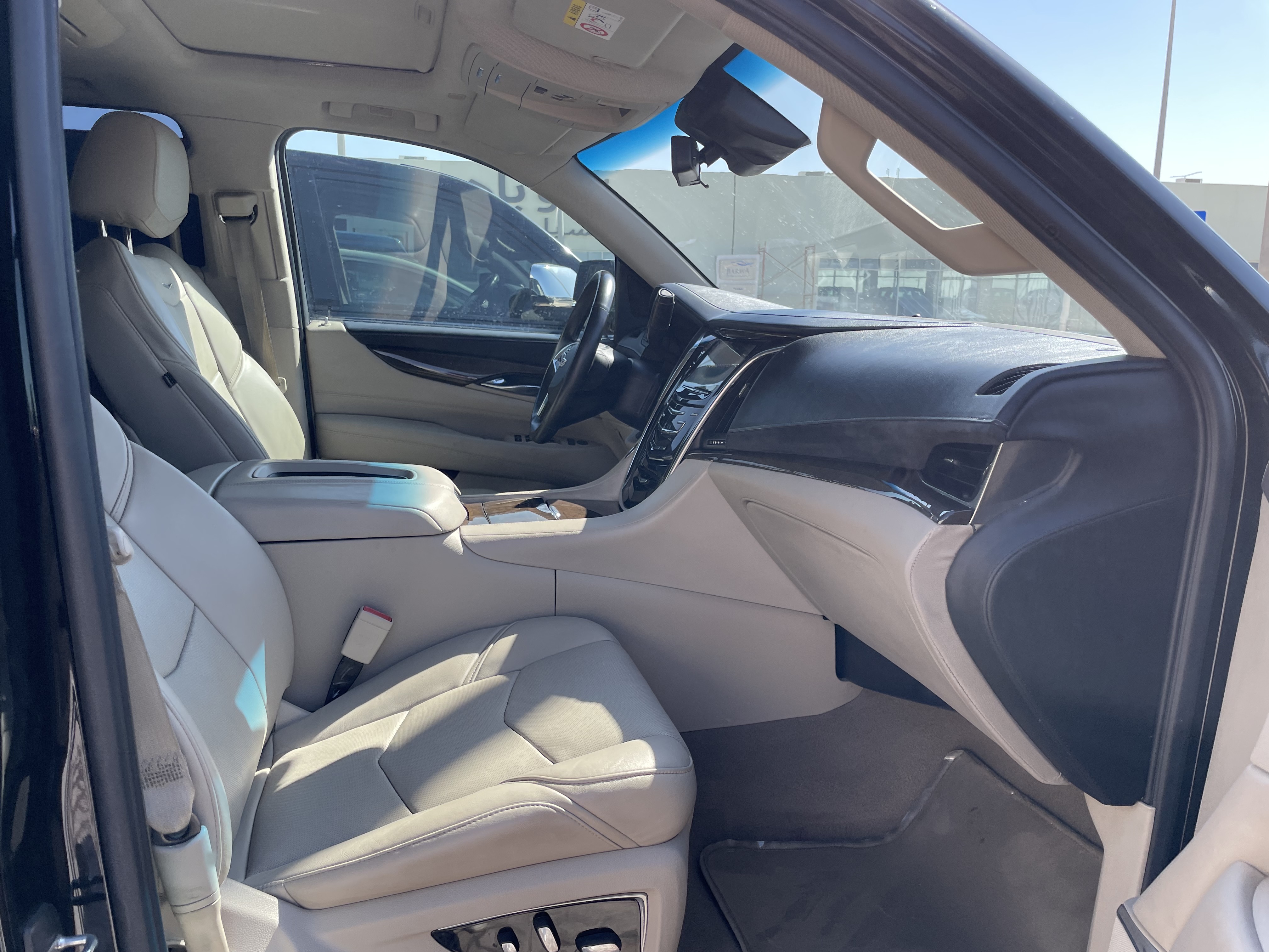 Cadillac Escalade 2018 — photo 9 for sale in Qatar