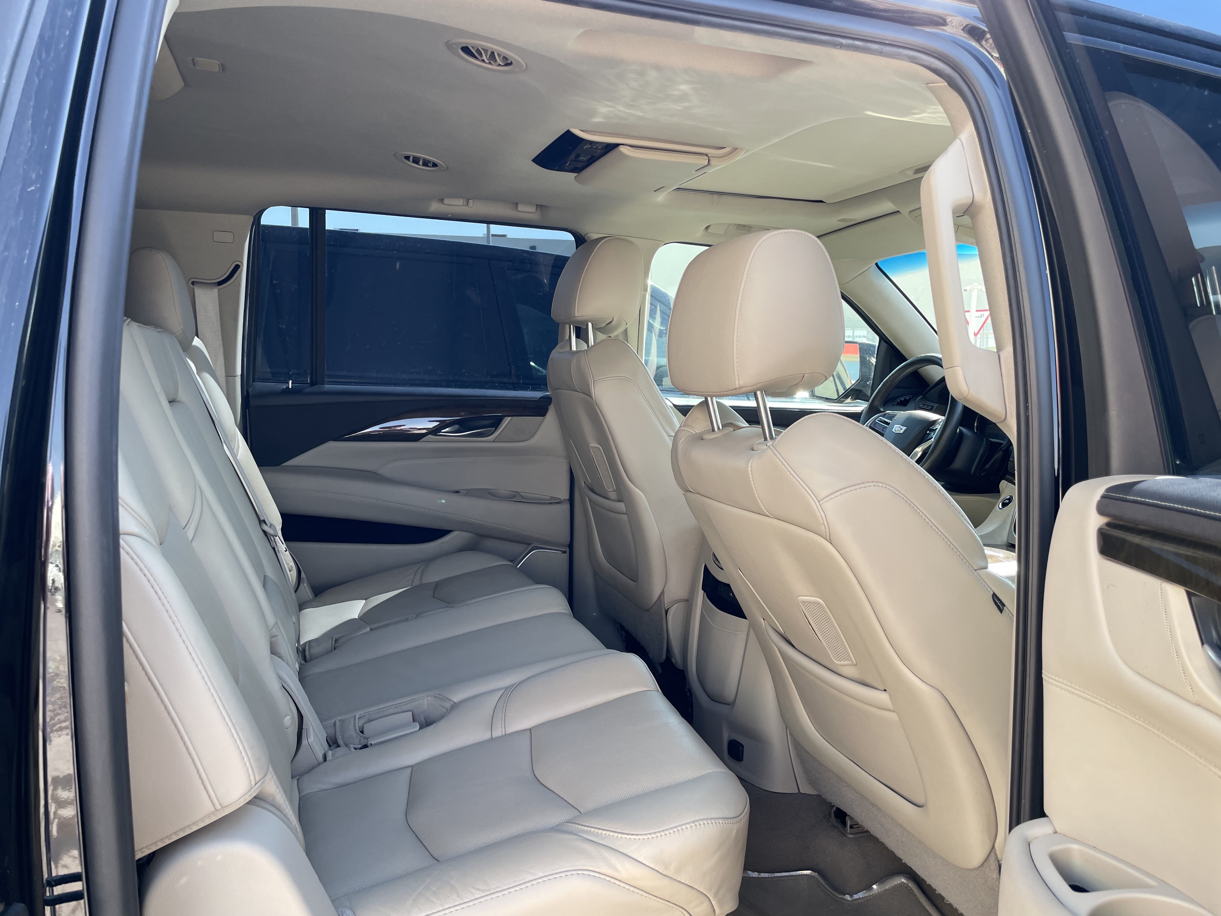 Cadillac Escalade 2018 — photo 10 for sale in Qatar