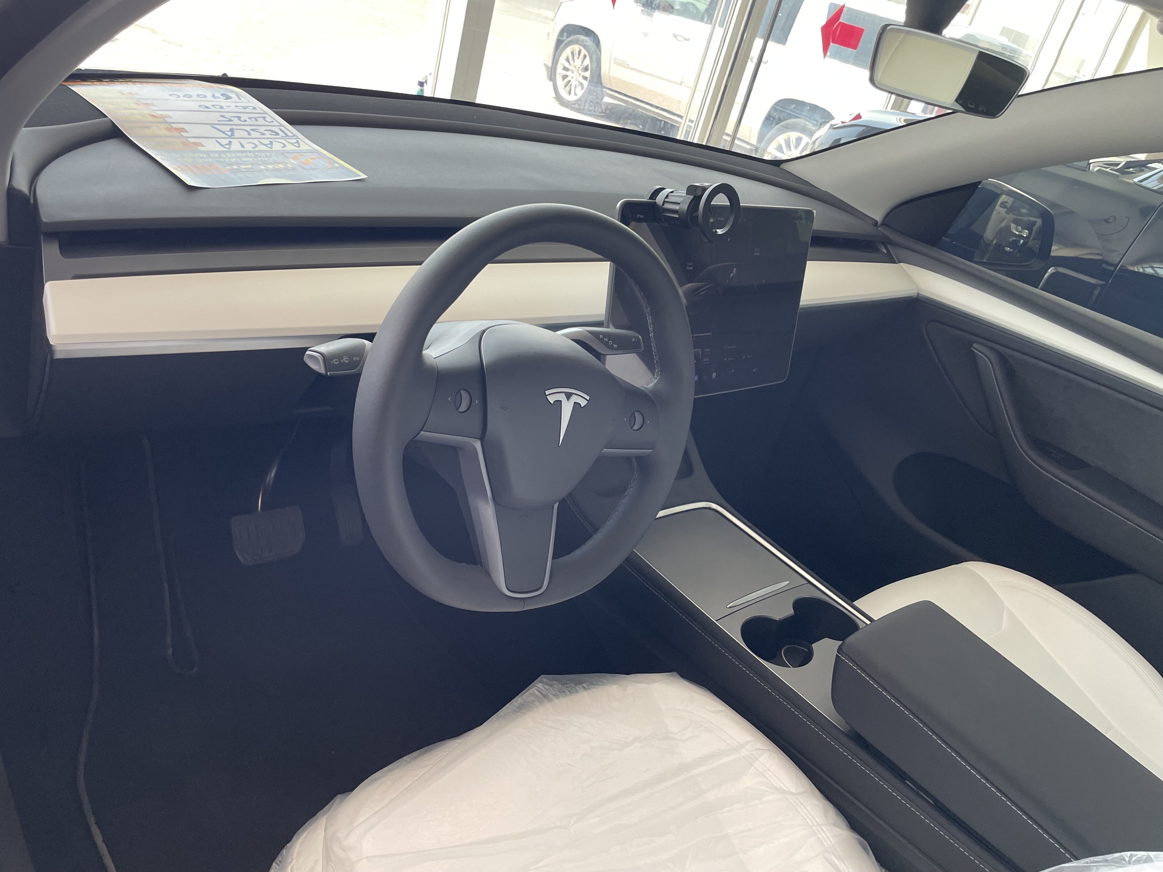 Tesla Model Y Performance 2025 - Image 4