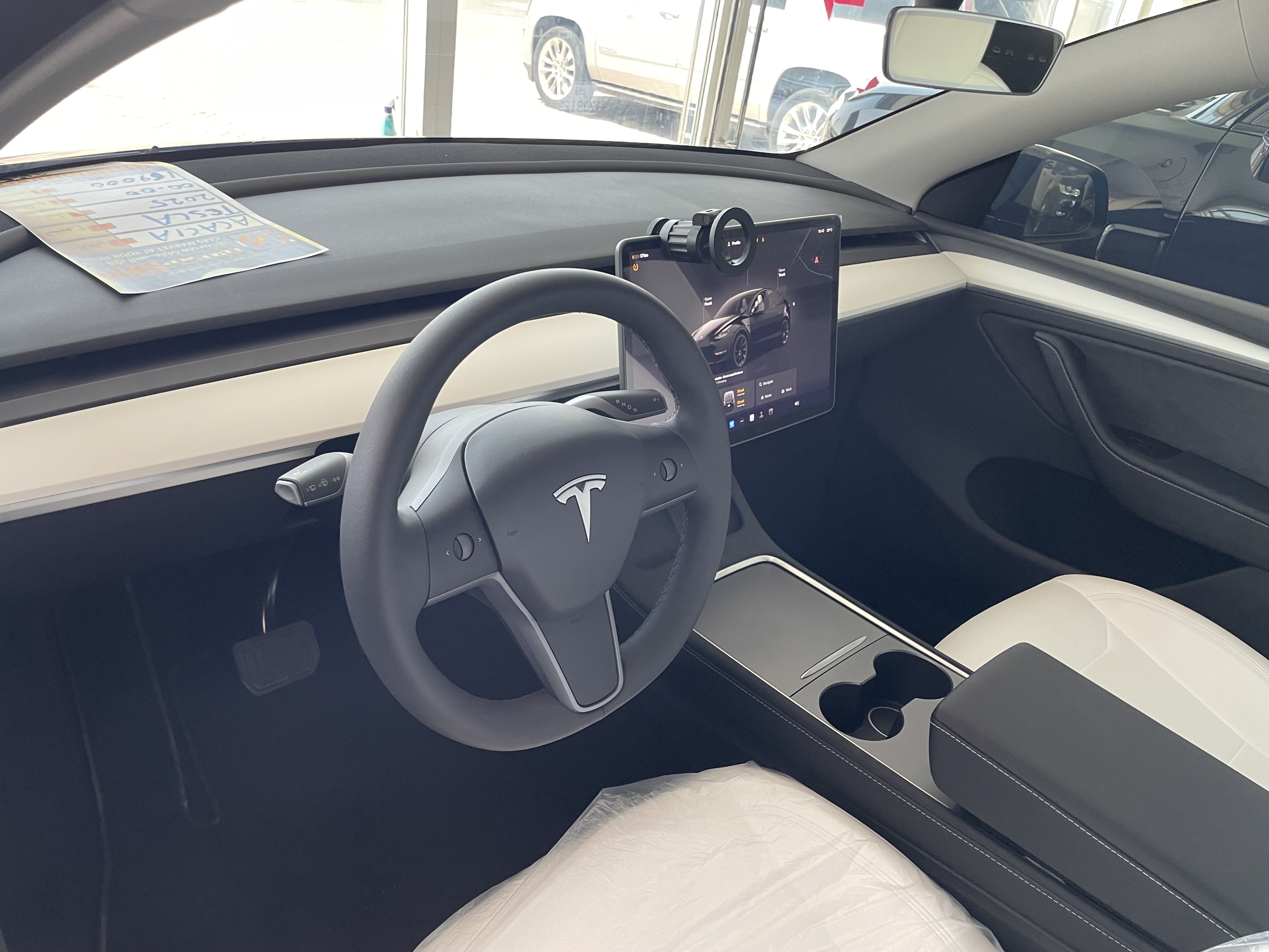 Tesla Model Y Performance 2025 — photo 9 for sale in Qatar