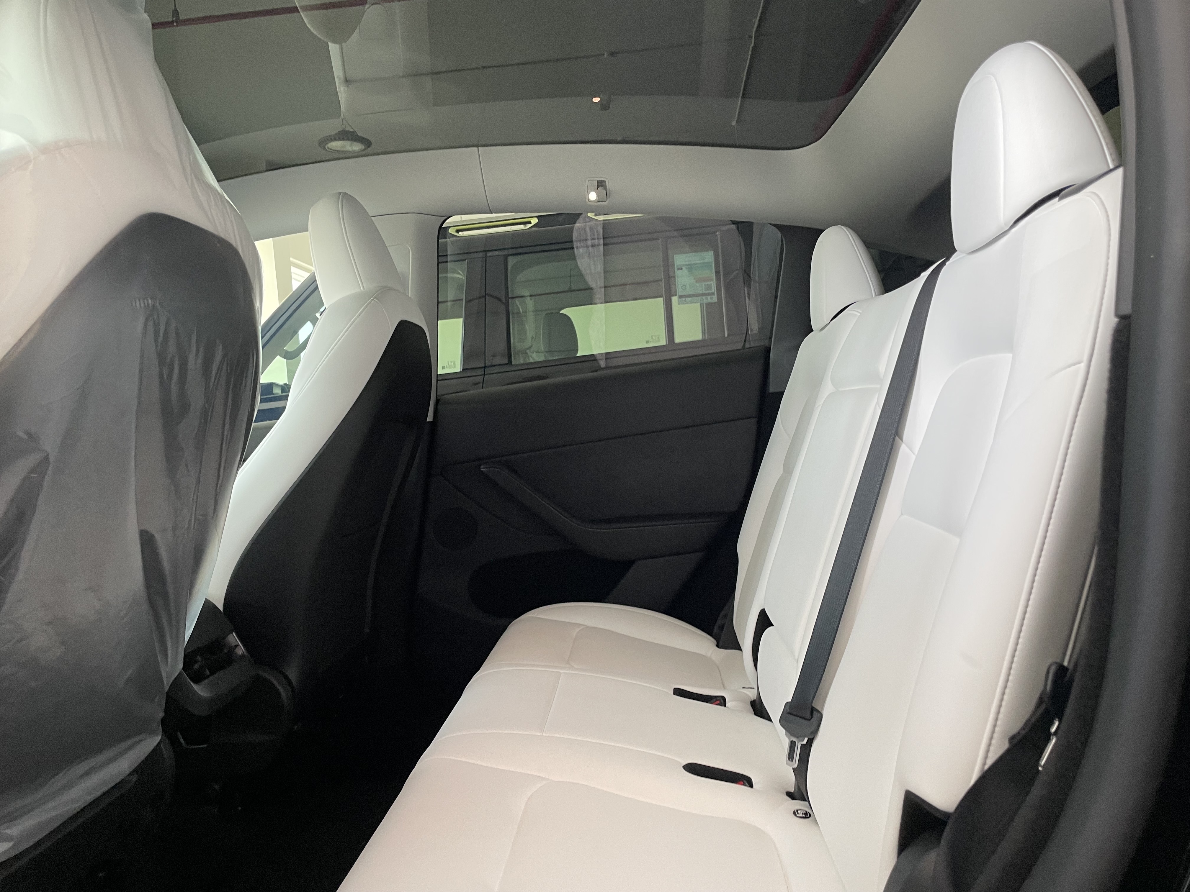 Tesla Model Y Performance 2025 — photo 11 for sale in Qatar