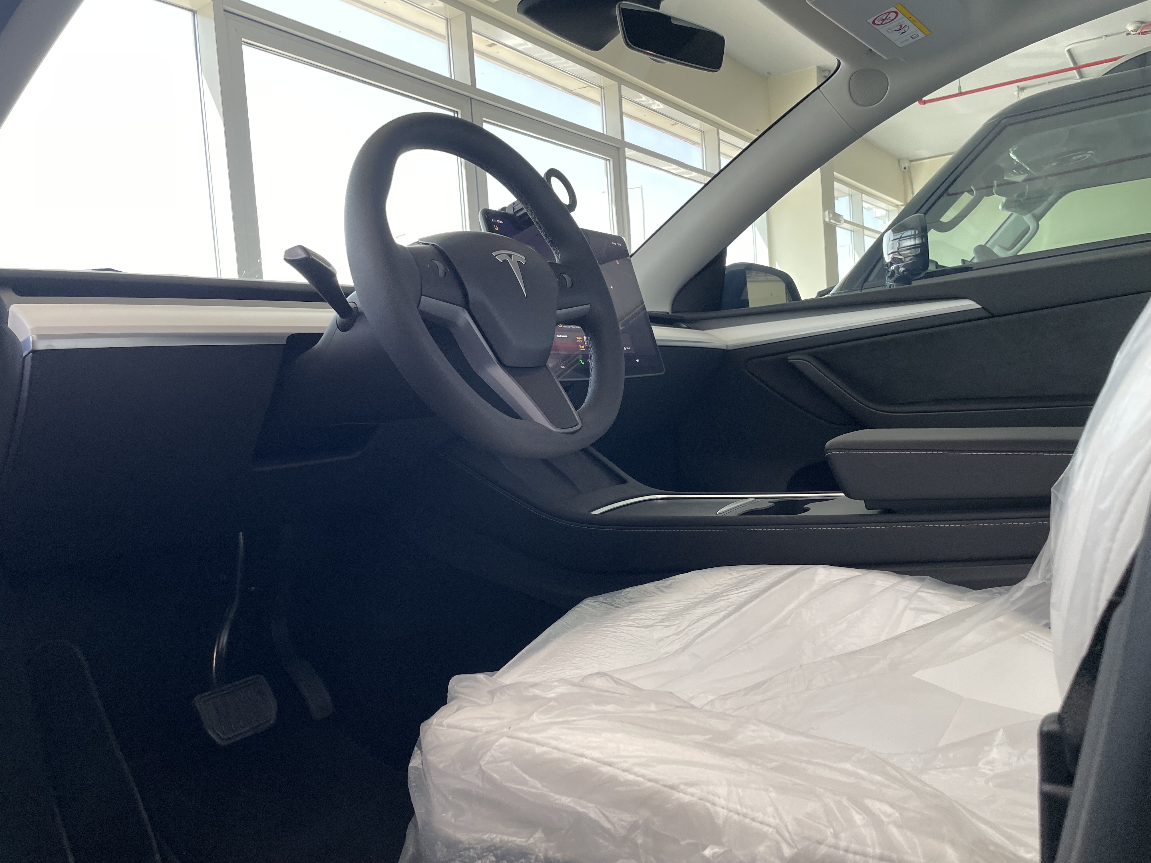 Tesla Model Y Performance 2025 — photo 12 for sale in Qatar