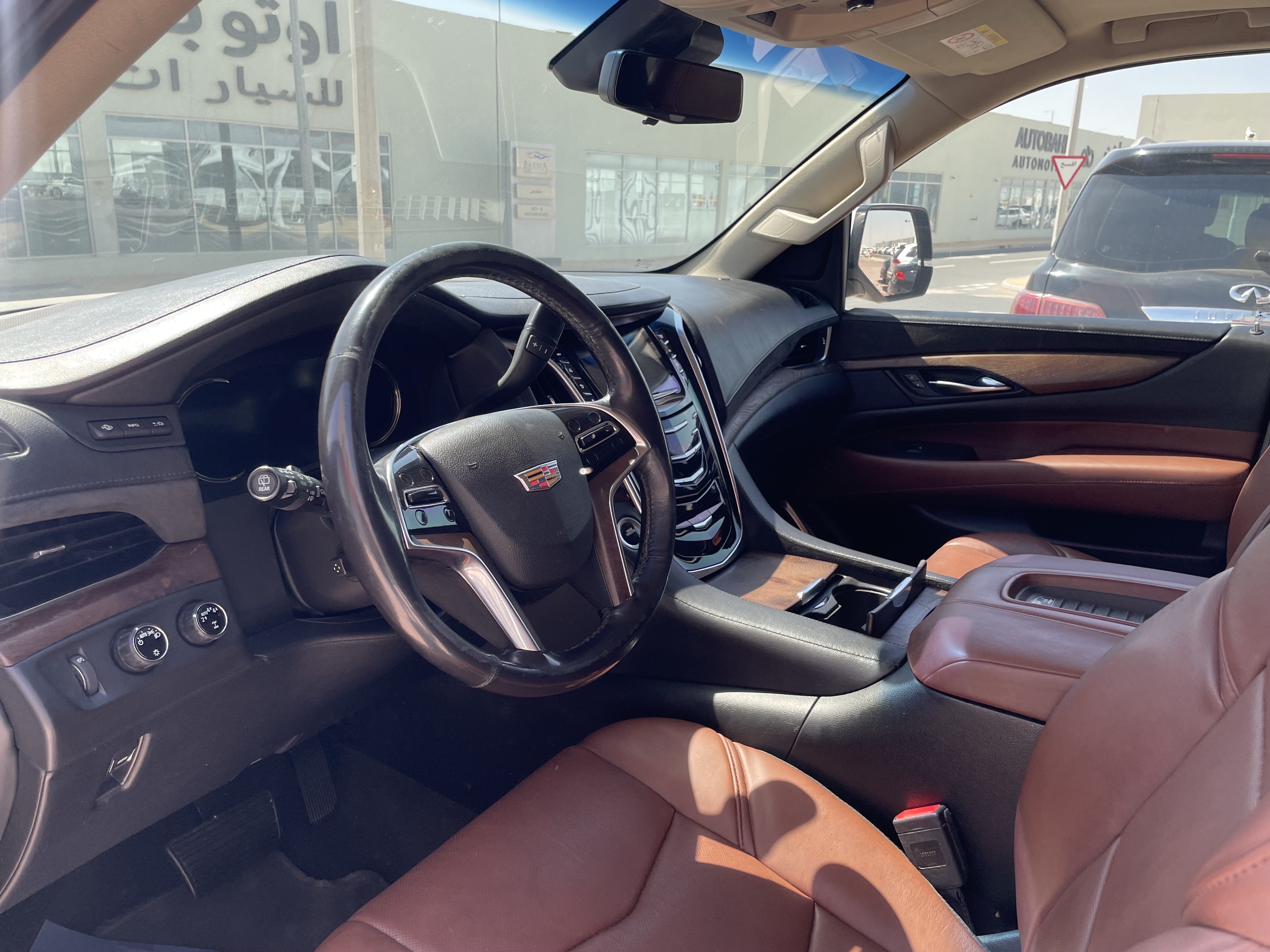 Cadillac Escalade 2018 — photo 9 for sale in Qatar
