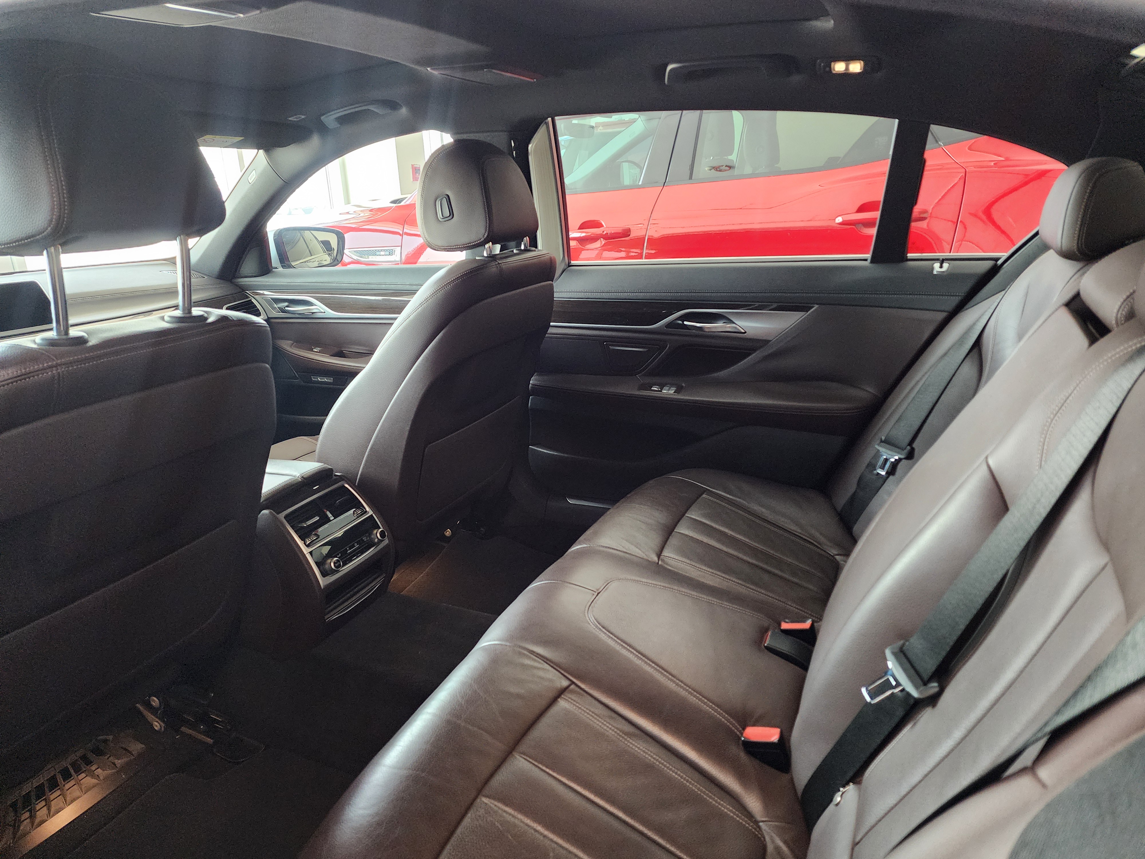 BMW 7-Series 740 Li 2018 - Image 3