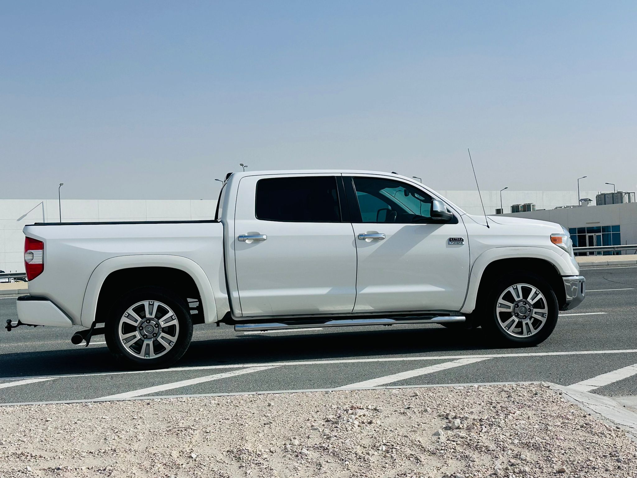 Toyota Tundra 2014 - Image 2