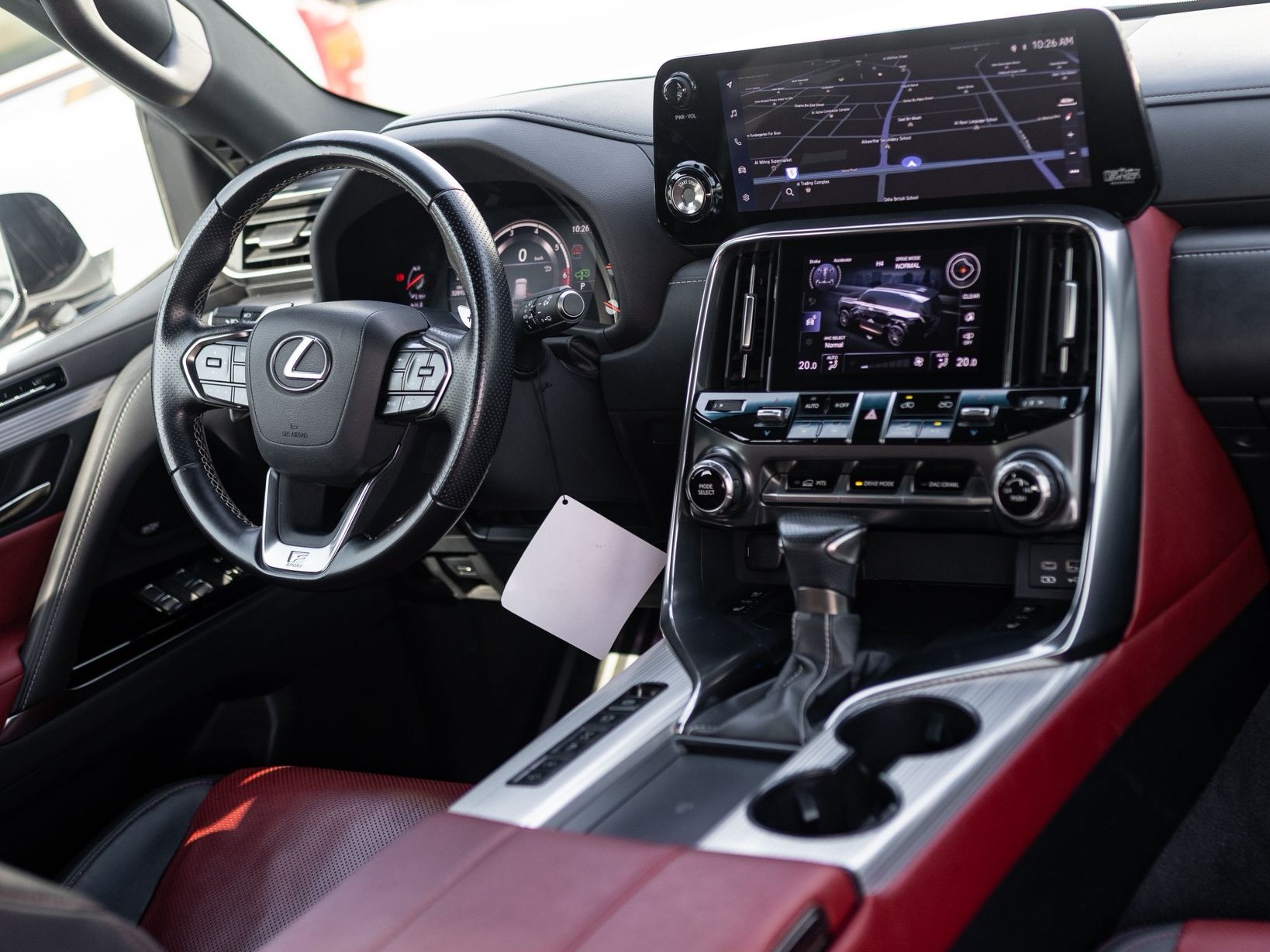 Lexus LX 600  F-Sport 2022 - Image 2