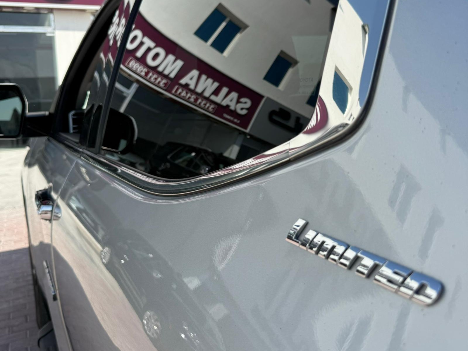 Toyota Tundra Limited 2023 - Image 2