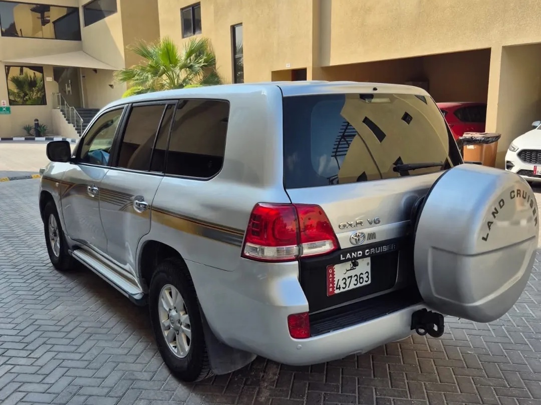 Toyota Land Cruiser GX.R 2010 - Image 2