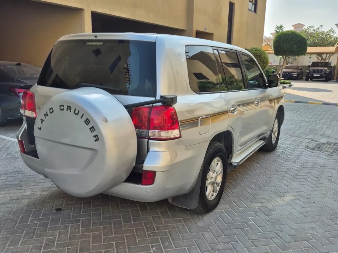 Toyota Land Cruiser GX.R 2010 - Image 3