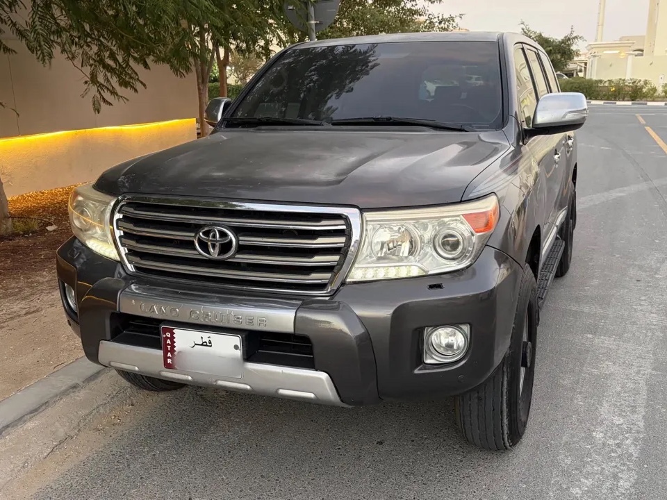 تويوتا لاند كروزر جي اكس ار v8 2015 - Image 1