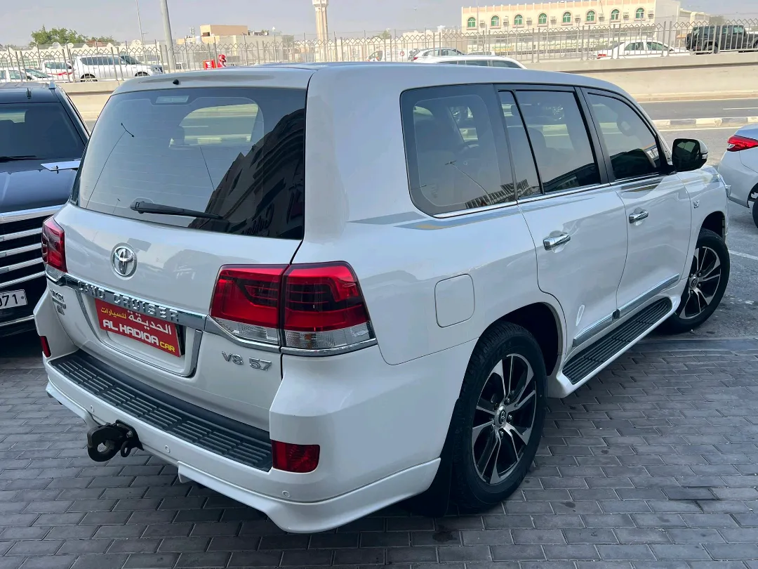 Toyota Land Cruiser VX.R 2020 - Image 3