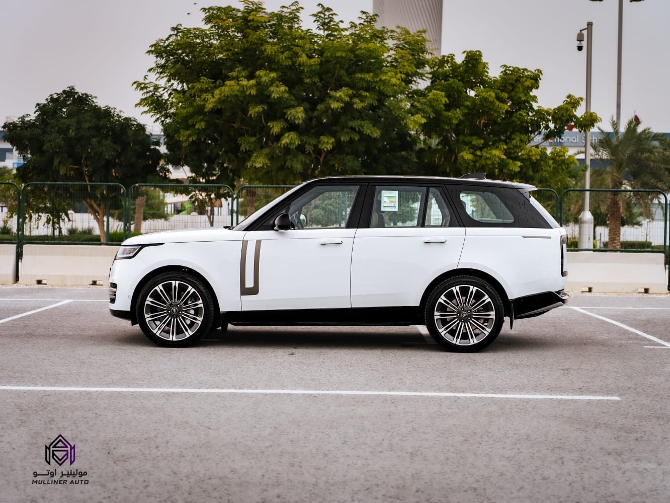 Land Rover Range Rover Vogue HSE 2023 - Image 2
