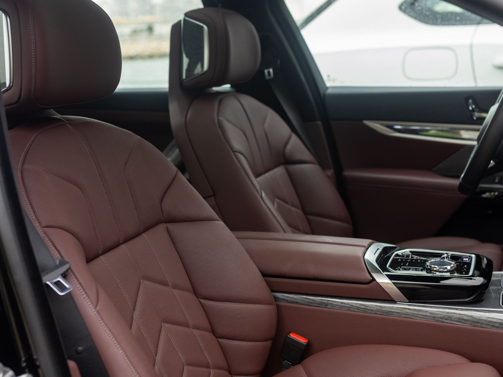 BMW 7-Series 740 M 2023 - Image 4