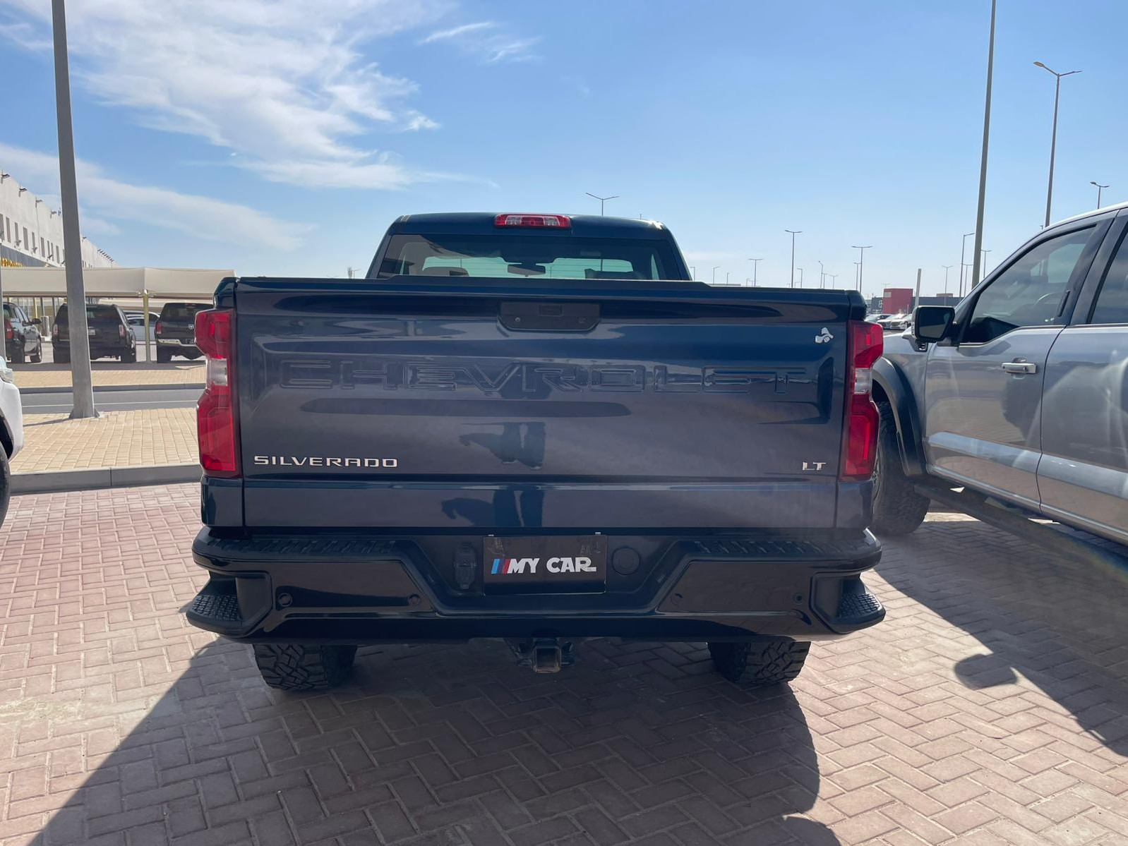 Chevrolet Silverado LT Trail Boss Z71 2021 - Image 2