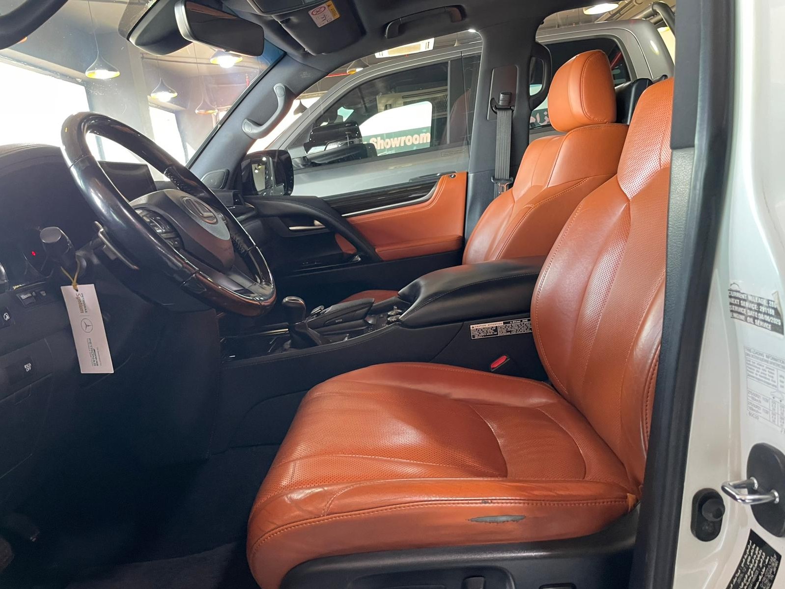 Lexus LX 570 S 2016 - Image 4