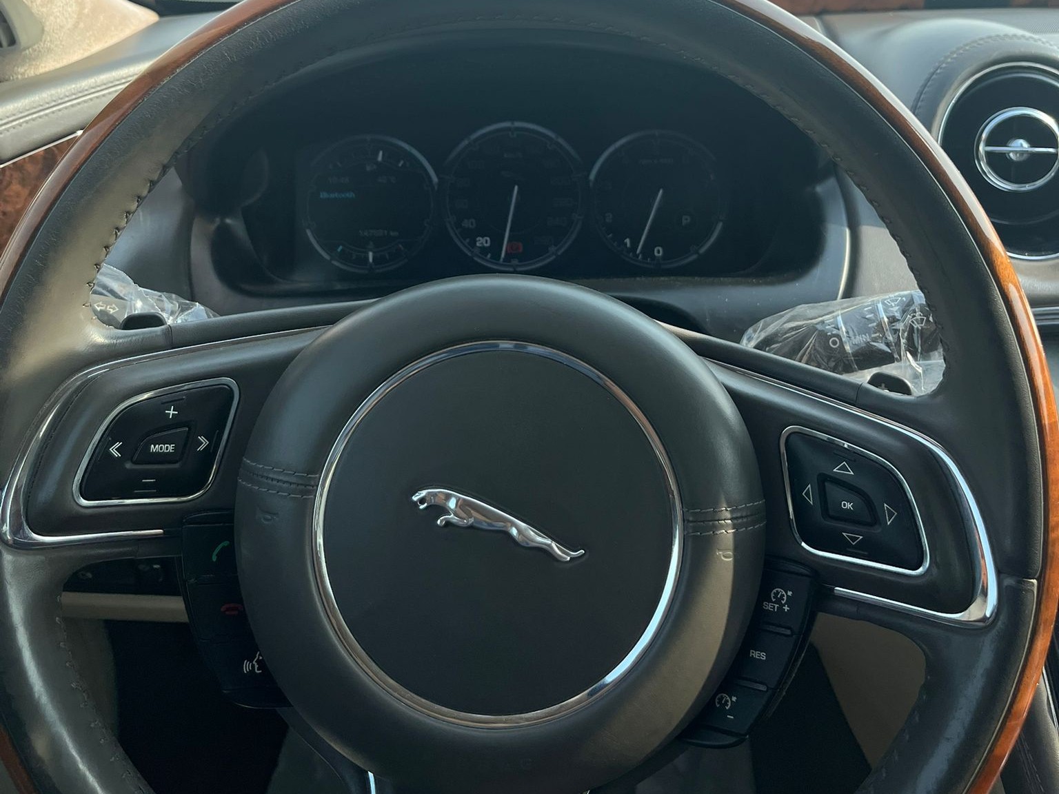 Jaguar XJL 2010 - Image 2