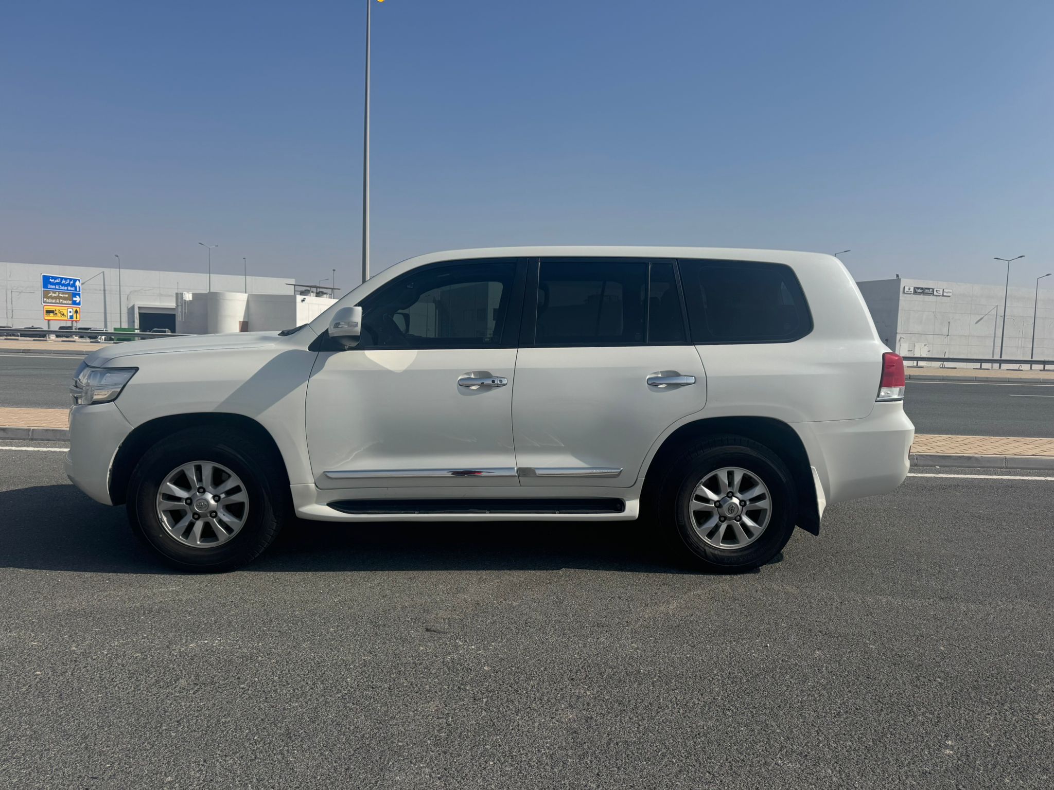 Toyota Land Cruiser GX.R 2011 - Image 2