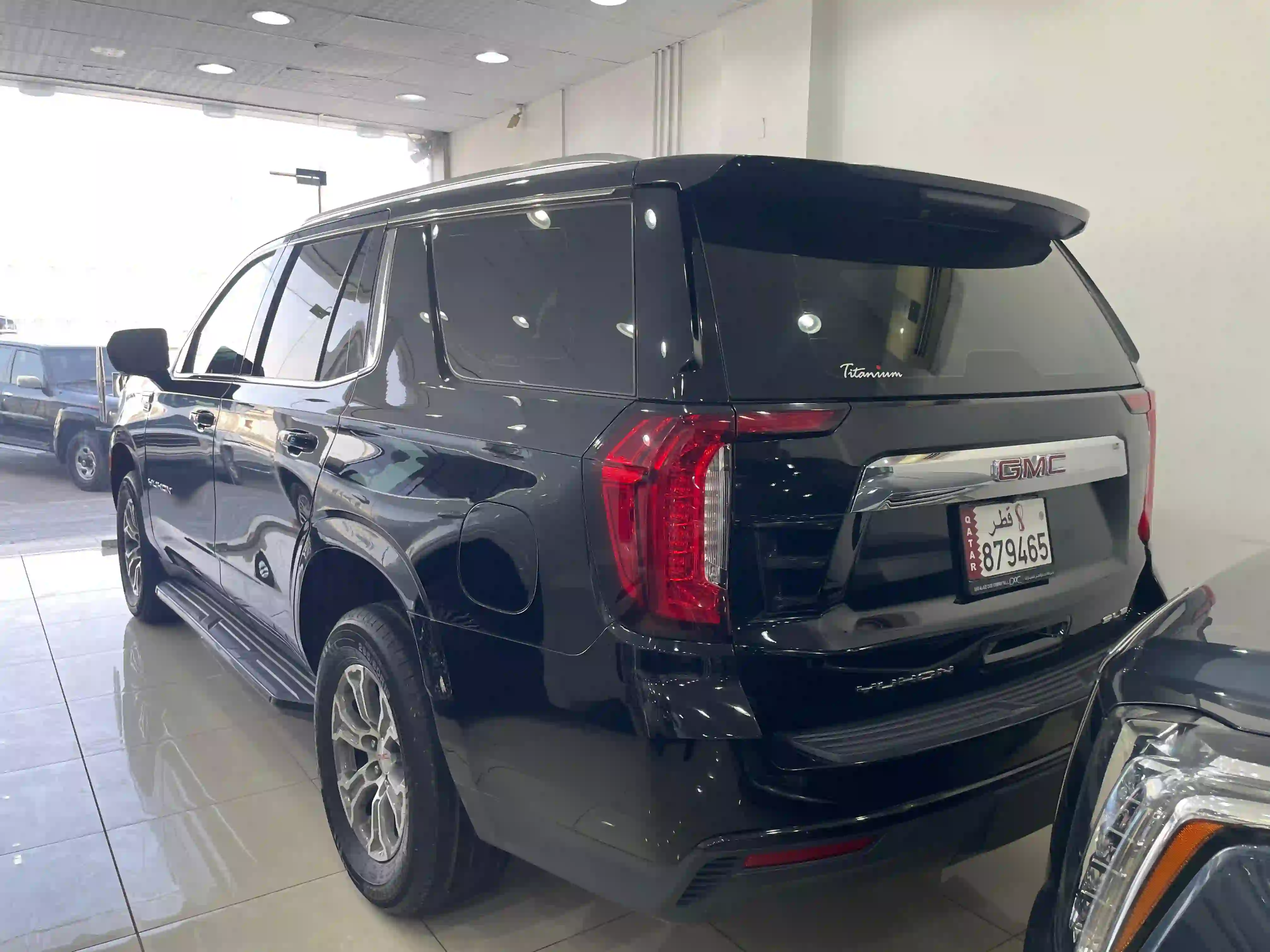 GMC Yukon SLE 2021 - Image 2