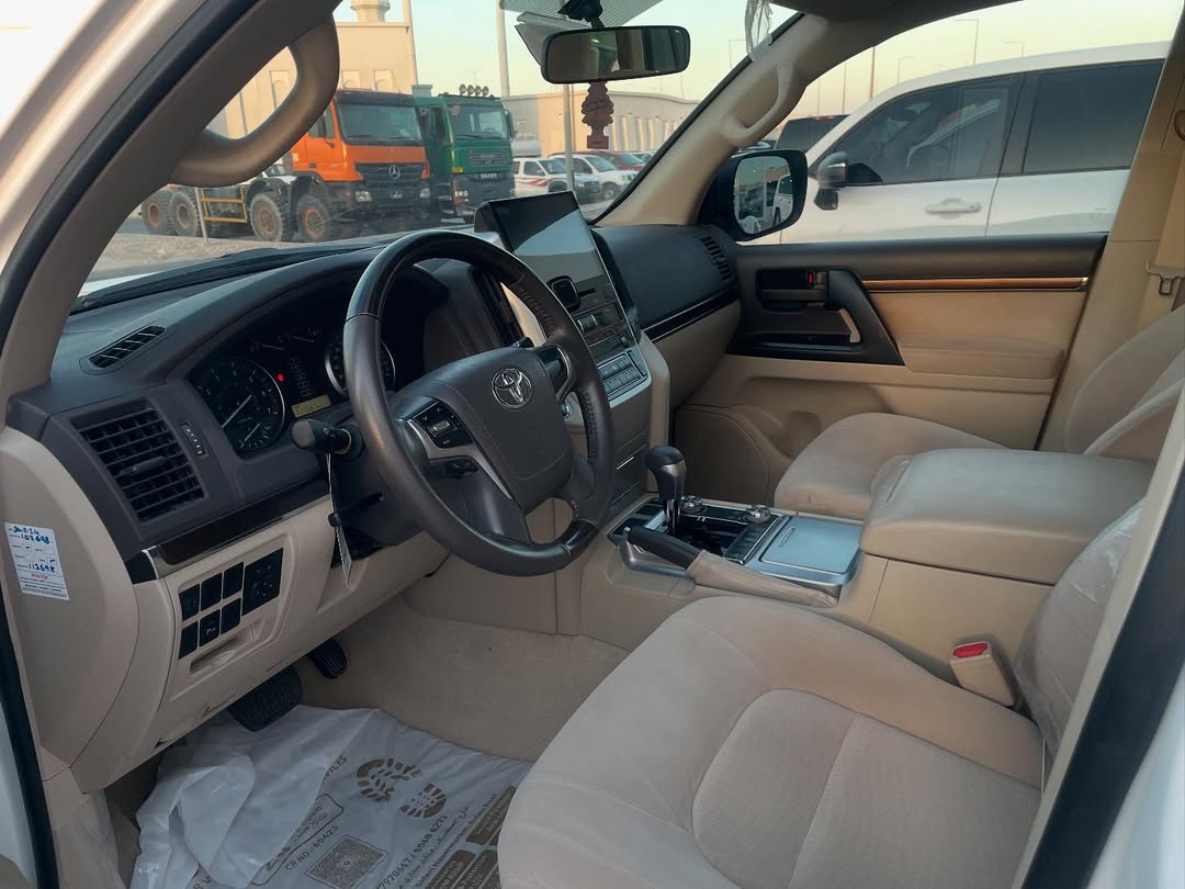 Toyota Land Cruiser GX.R - Image 4