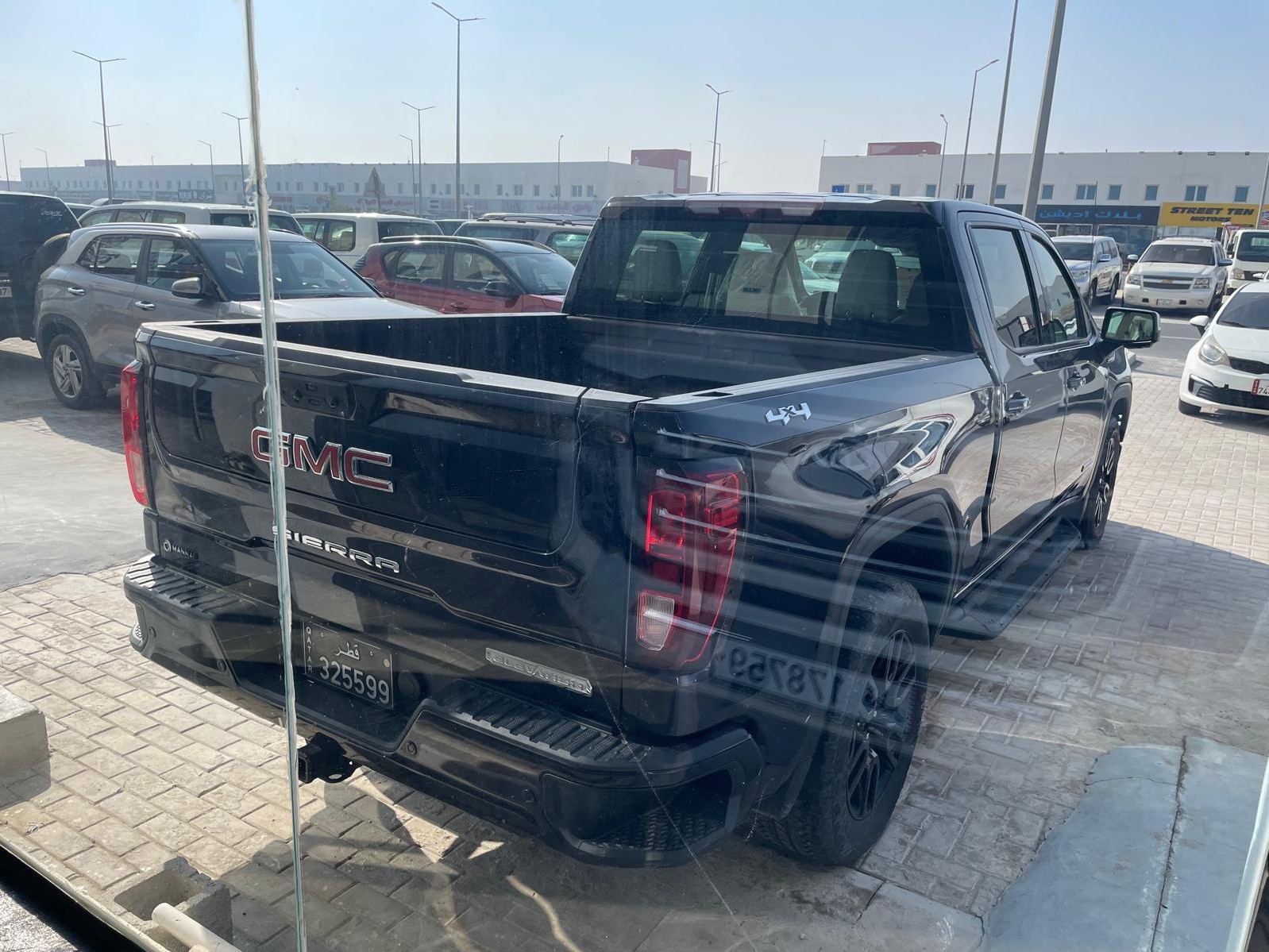 GMC Sierra Elevation  2022 - Image 2