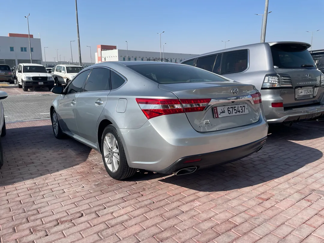 Toyota Avalon Standard 2015 - Image 2