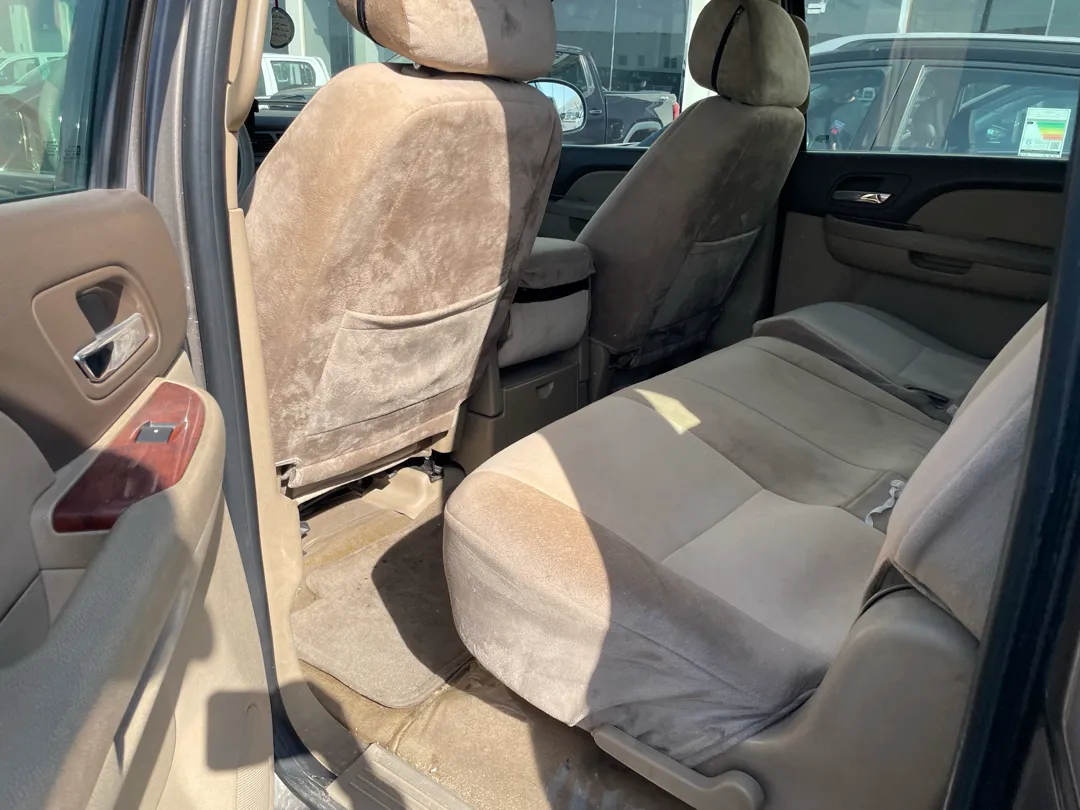 GMC Yukon XL 2011 - Image 4